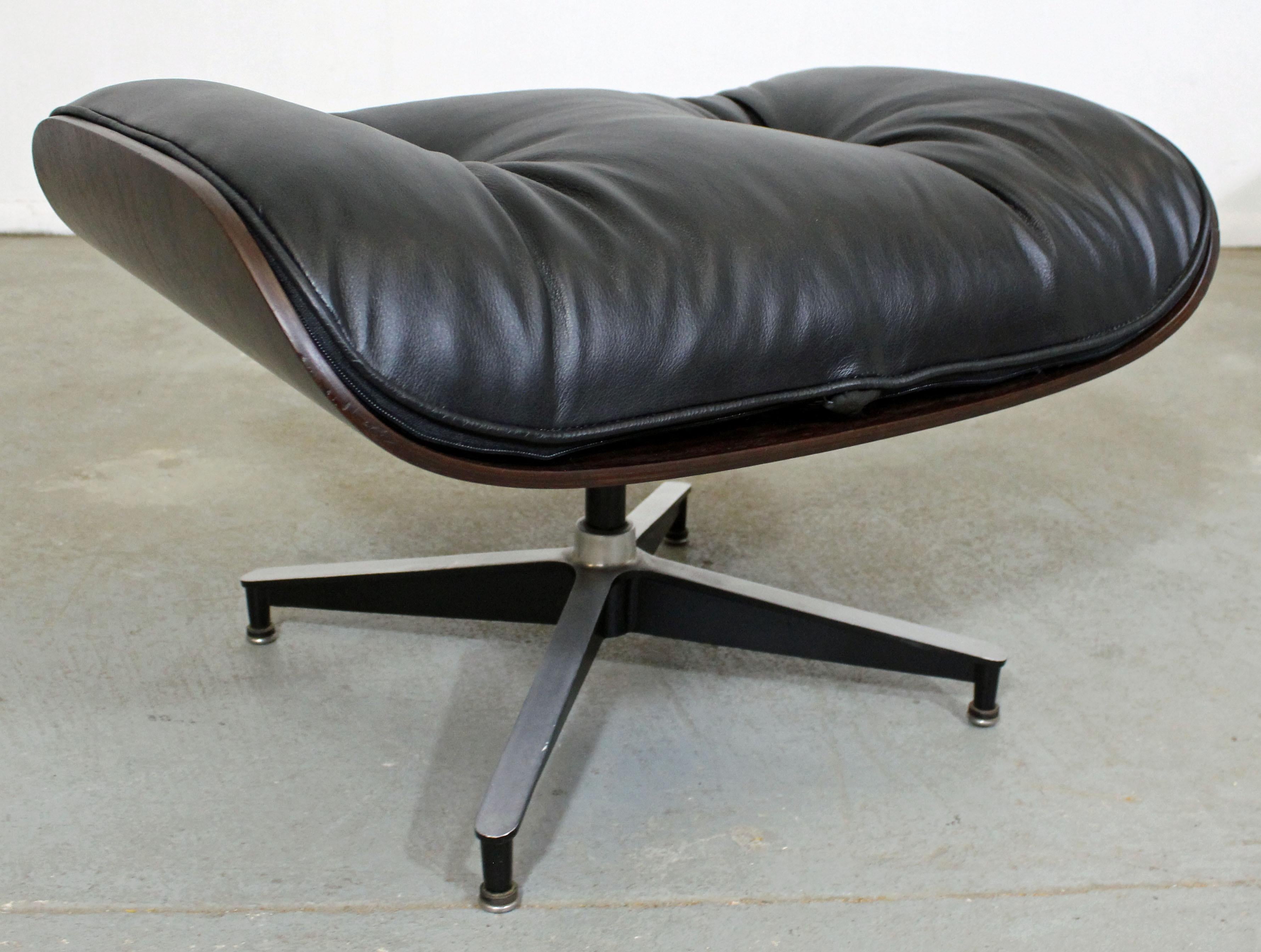 Mid-20th Century Mid-Century Modern Eames Herman Miller Rosewood Lounge Chair 670 & Ottoman 671