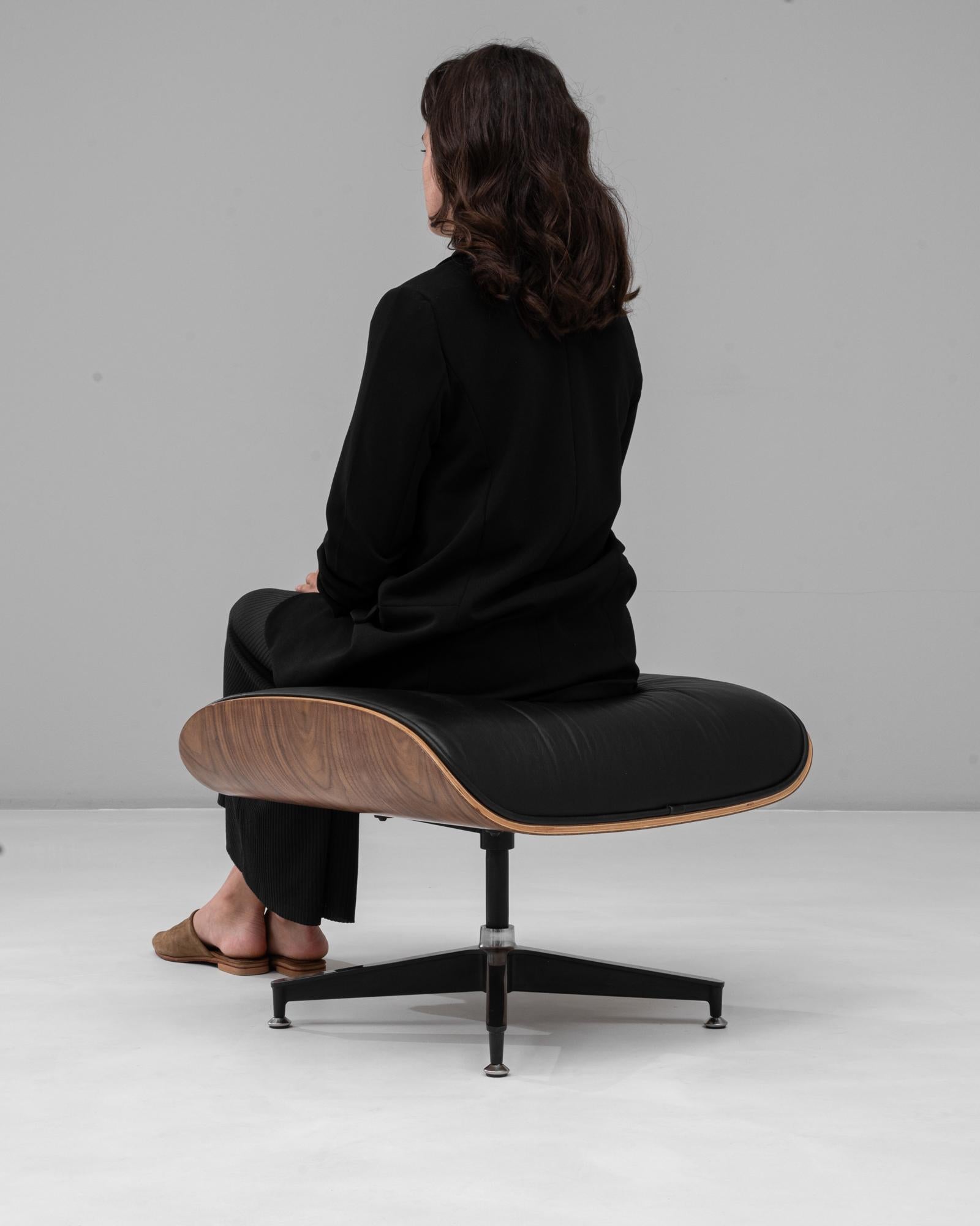 Pouf in pelle Eames di Herman Miller, metà secolo moderno in vendita 1