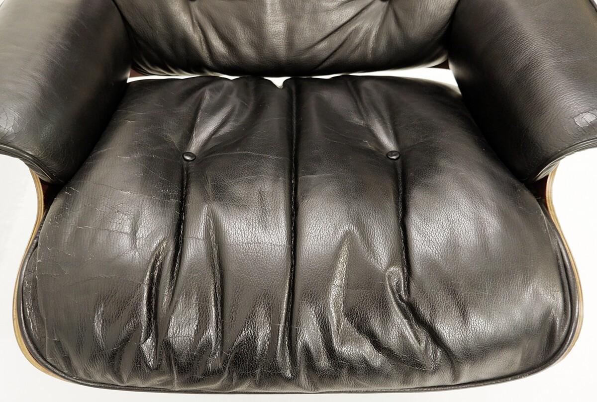 Mid-Century Modern Eames Lounge Chair and Ottoman 2
