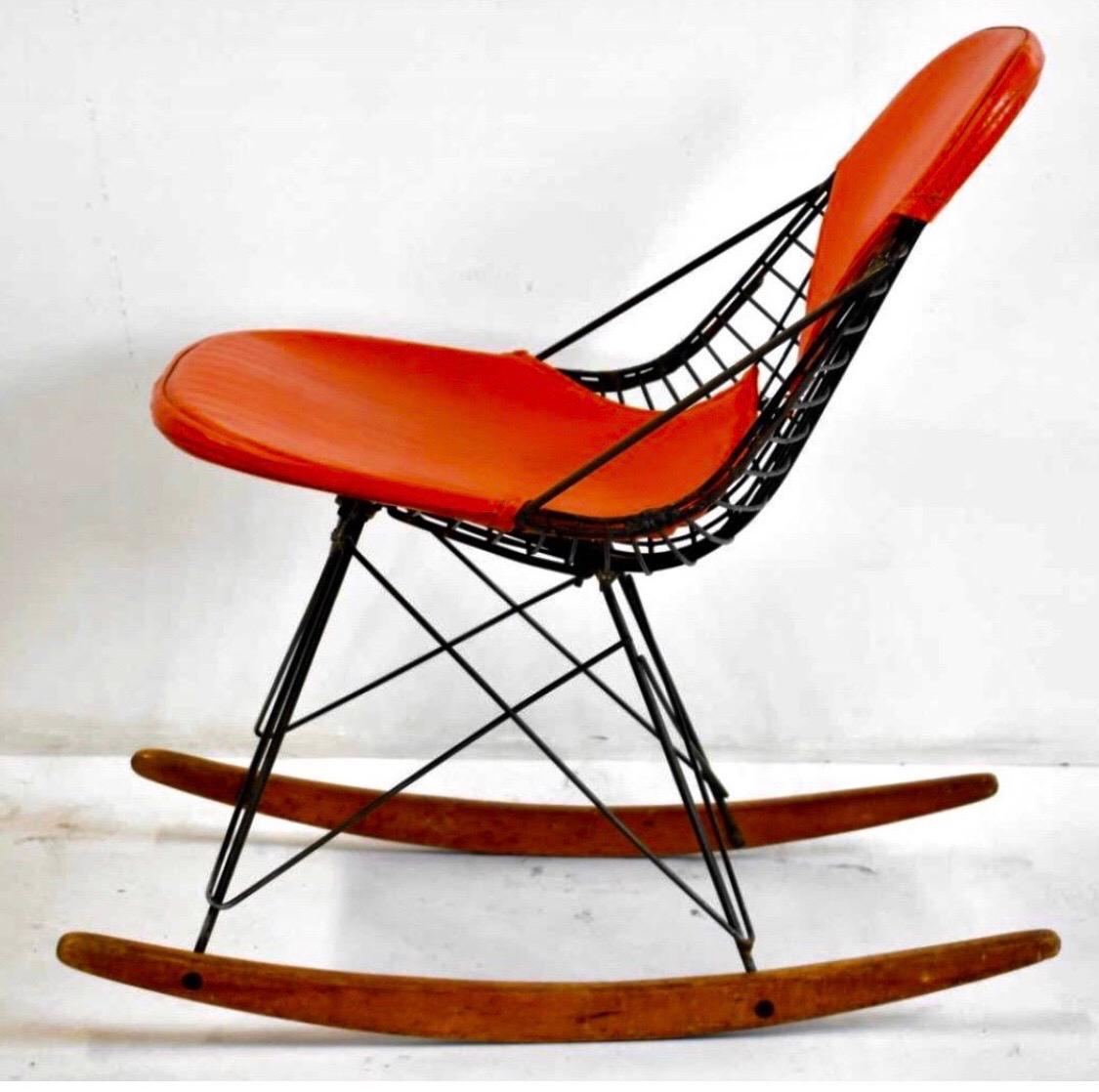 Mid-Century Modern Eames Rkr Rocking Accent Chair 1st Generation In Good Condition For Sale In Seattle, WA