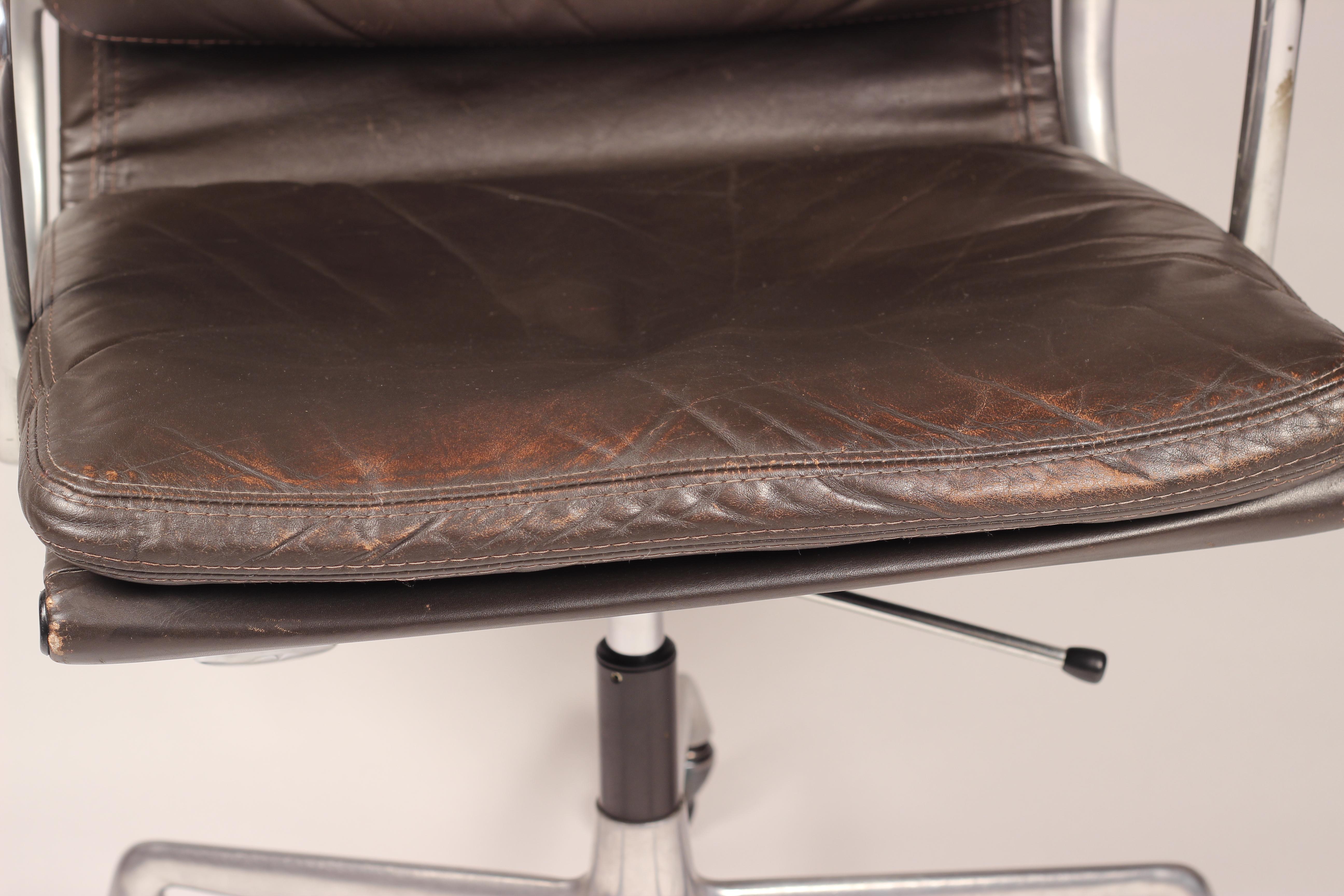 Mid Century Modern Eames Soft Pad chair model EA 435 by Herman Miller In Good Condition In London, GB