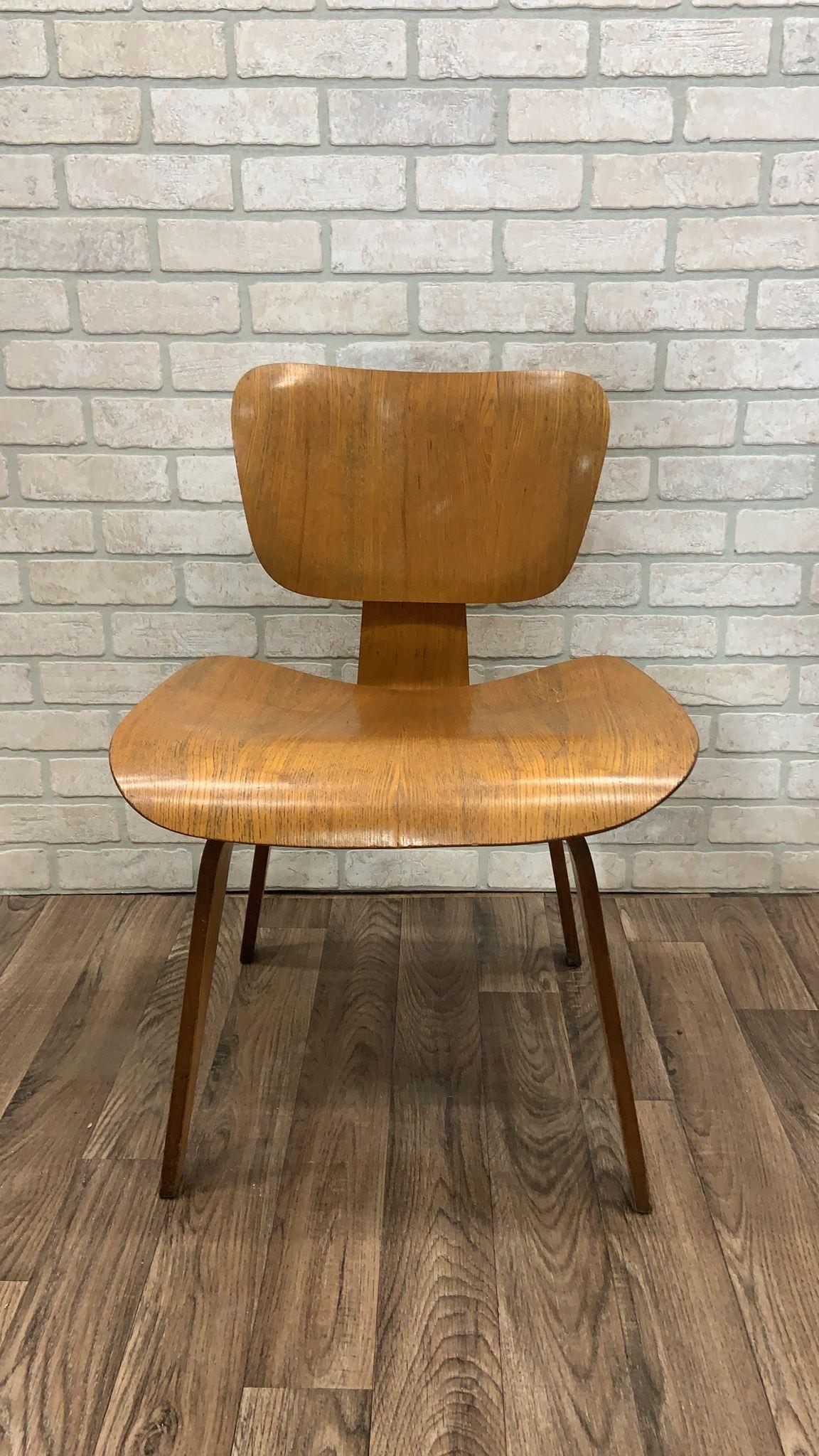 Hand-Crafted Mid Century Modern Eames Style Screw Configuration Bentwood LCW Lounge Chair For Sale
