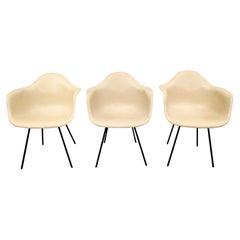 Mid Century Modern Early Eames DAX Armed Shell Chair