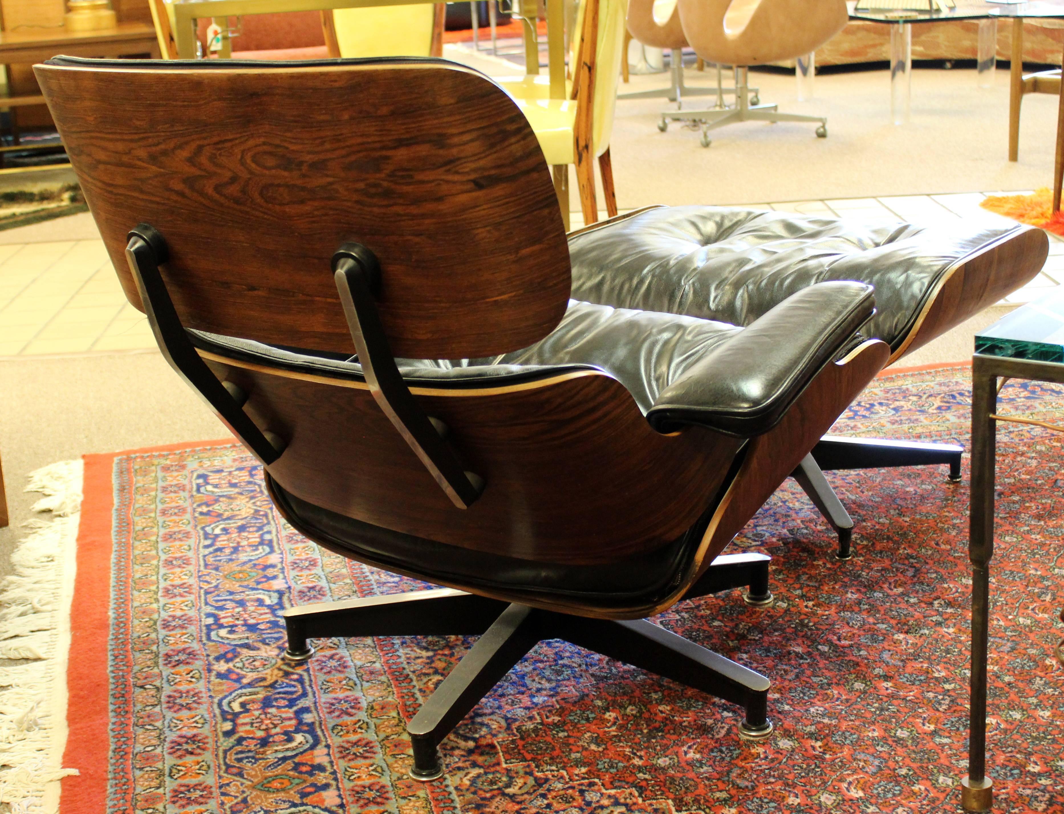 Mid-20th Century Mid-Century Modern Early Eames Herman Miller Rosewood Lounge Chair Ottoman 1950s
