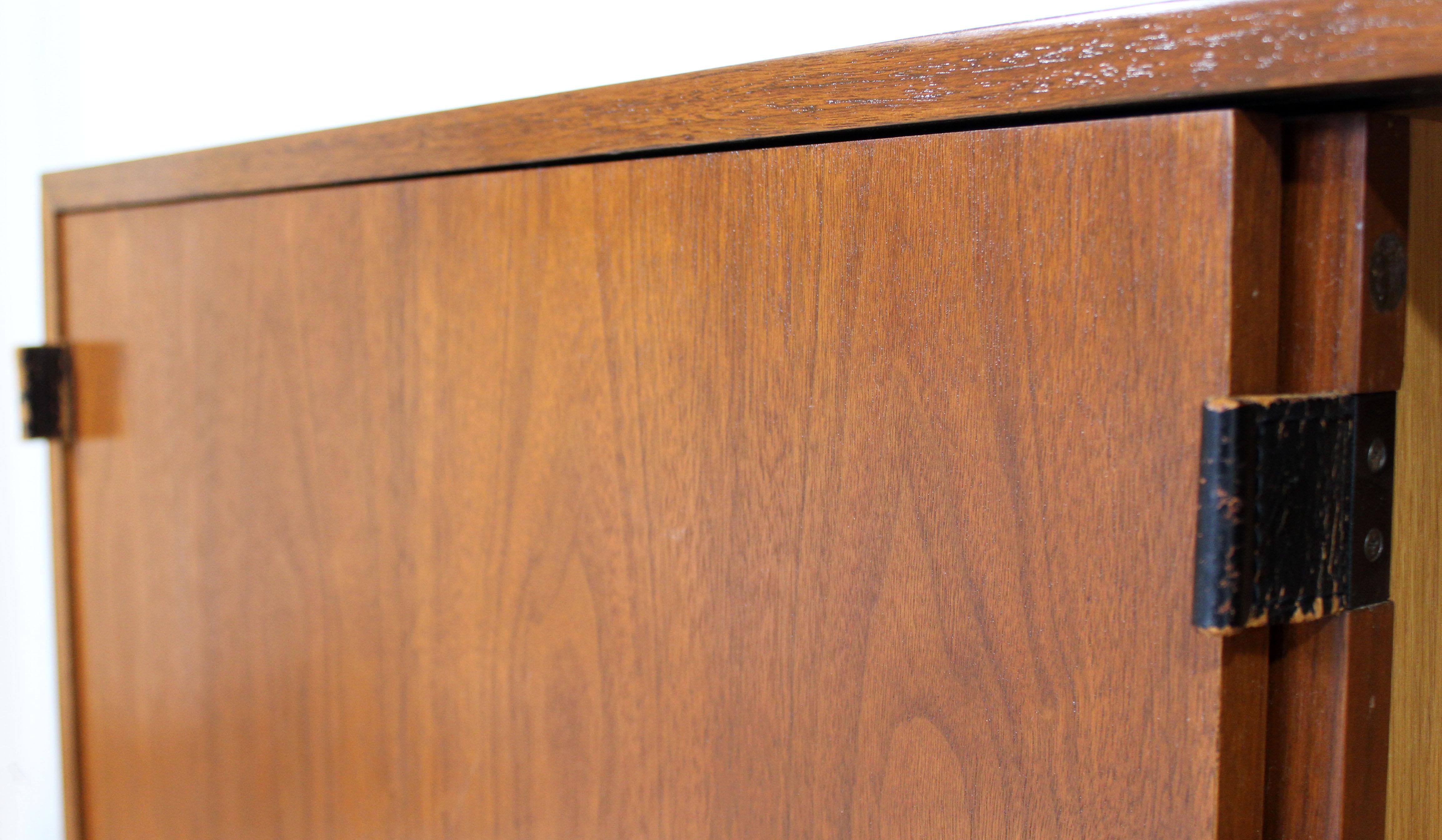 Mid-Century Modern Early Florence Knoll Walnut Credenza Leather Pulls, 1960s 1