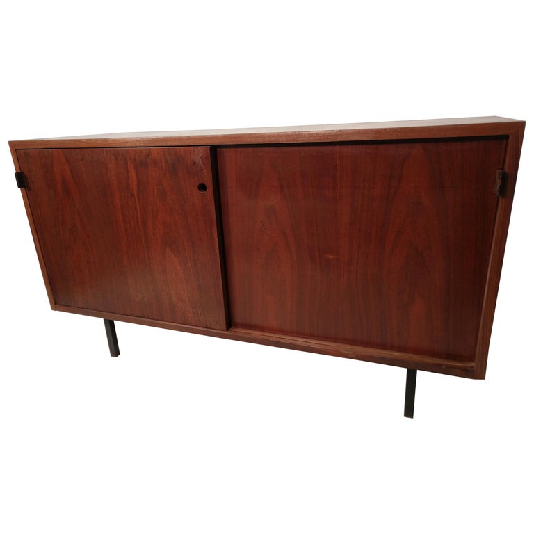 Mid-Century Modern Early Knoll Walnut 2-Door Credenza For Sale