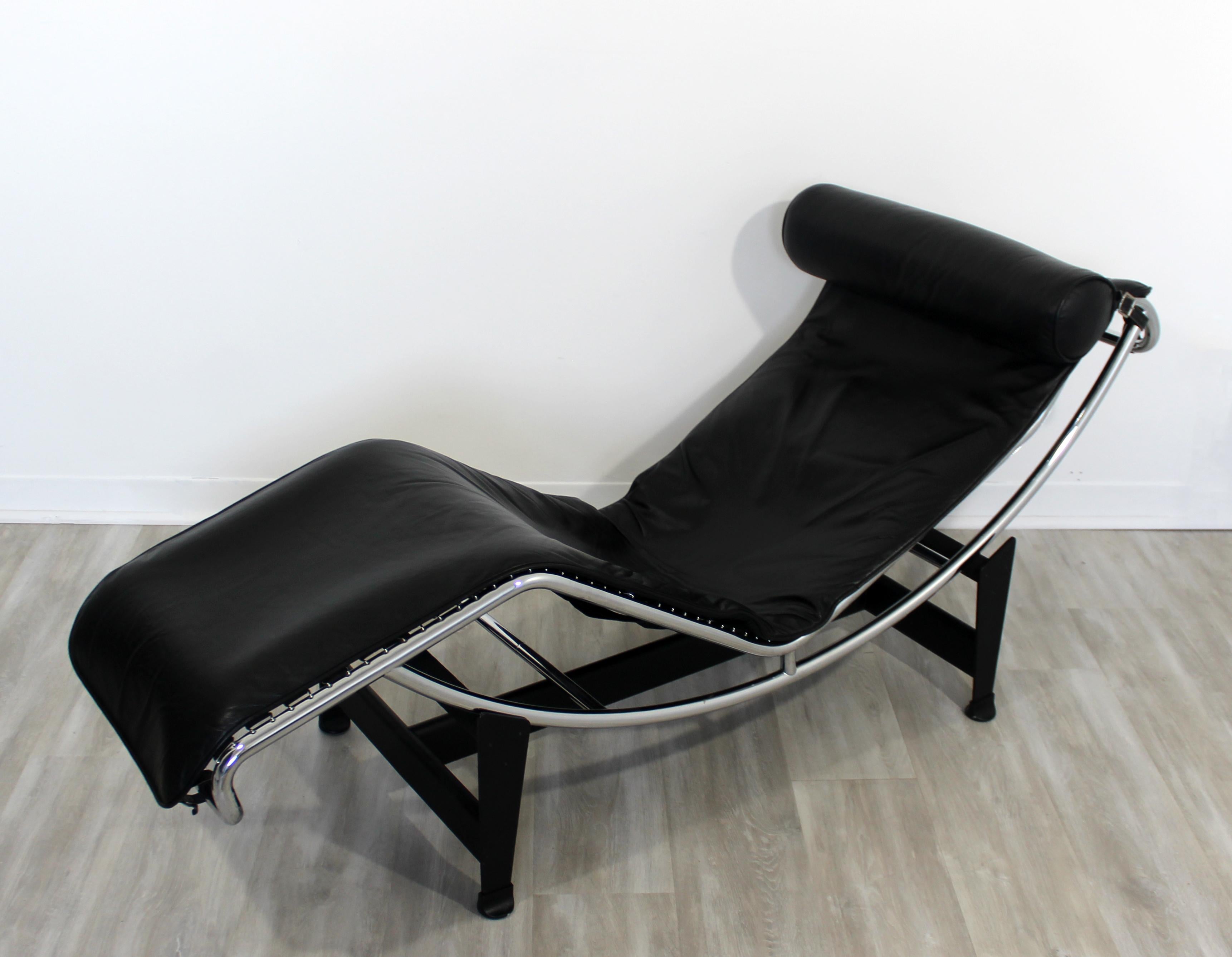 Mid-Century Modern Early Le Corbusier LC4 Leather Chrome Lounge Chaise, Italy In Good Condition In Keego Harbor, MI