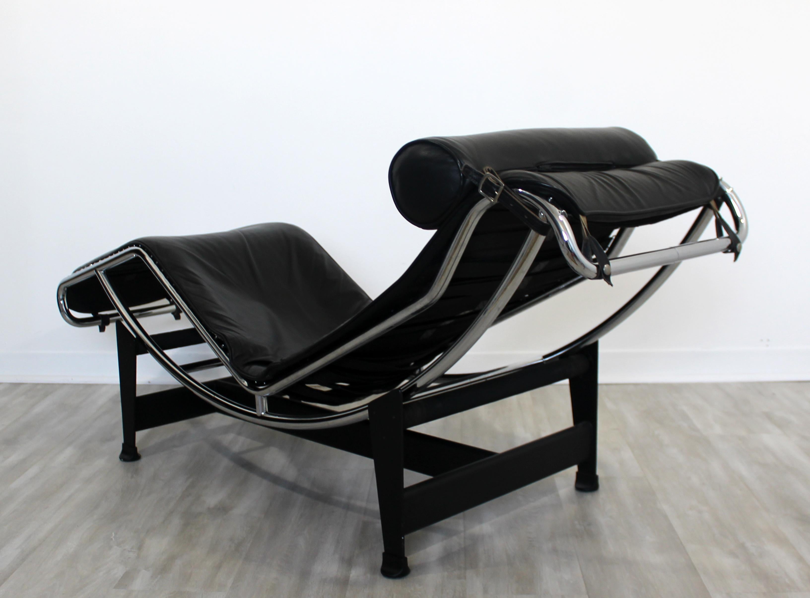 Late 20th Century Mid-Century Modern Early Le Corbusier LC4 Leather Chrome Lounge Chaise, Italy