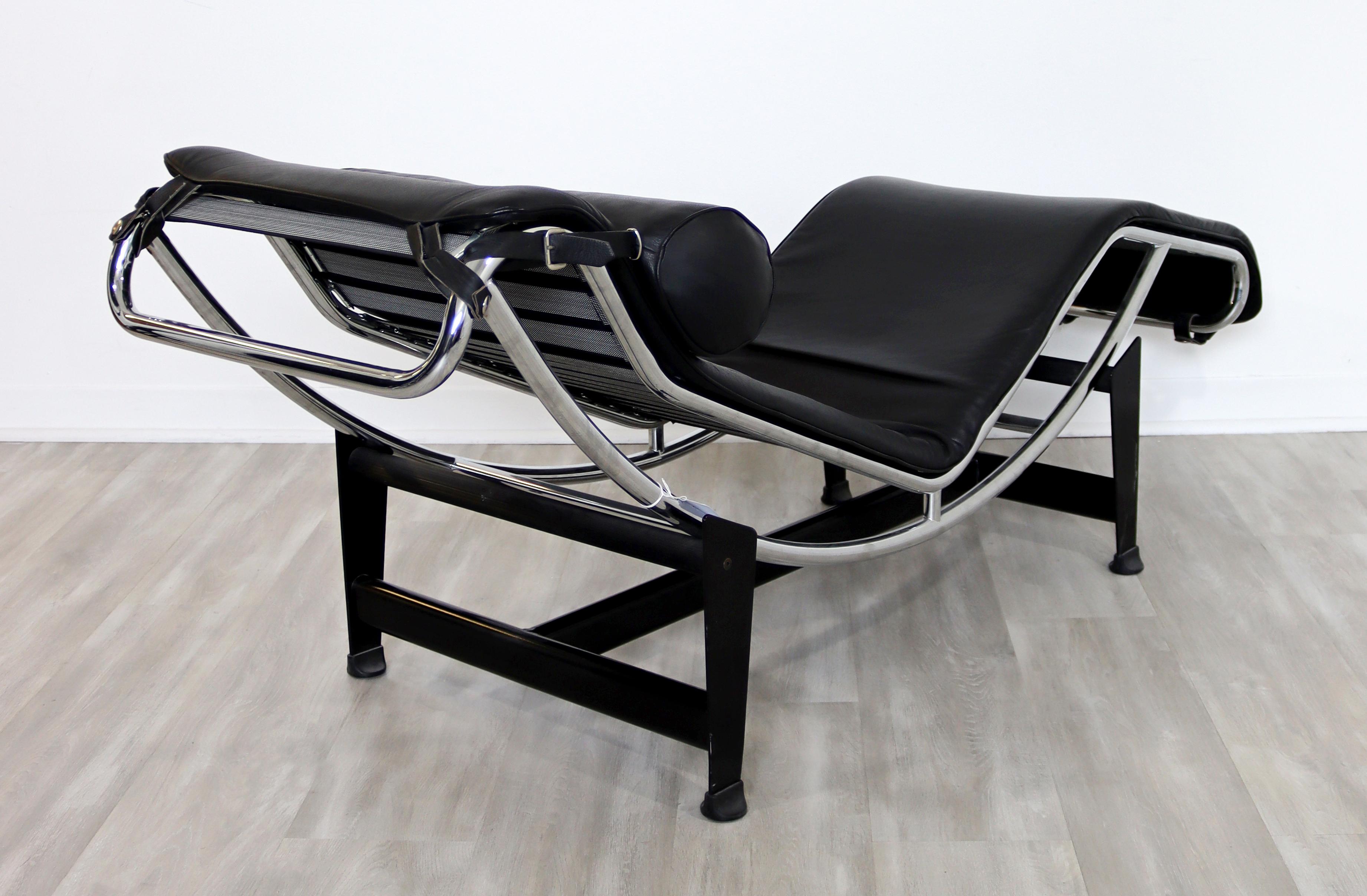 Late 20th Century Mid-Century Modern Early Le Corbusier LC4 Leather Chrome Lounge Chaise Italy 70s