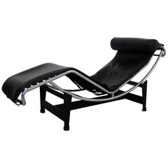 Mid-Century Modern Early Le Corbusier LC4 Leather Chrome Lounge Chaise, Italy