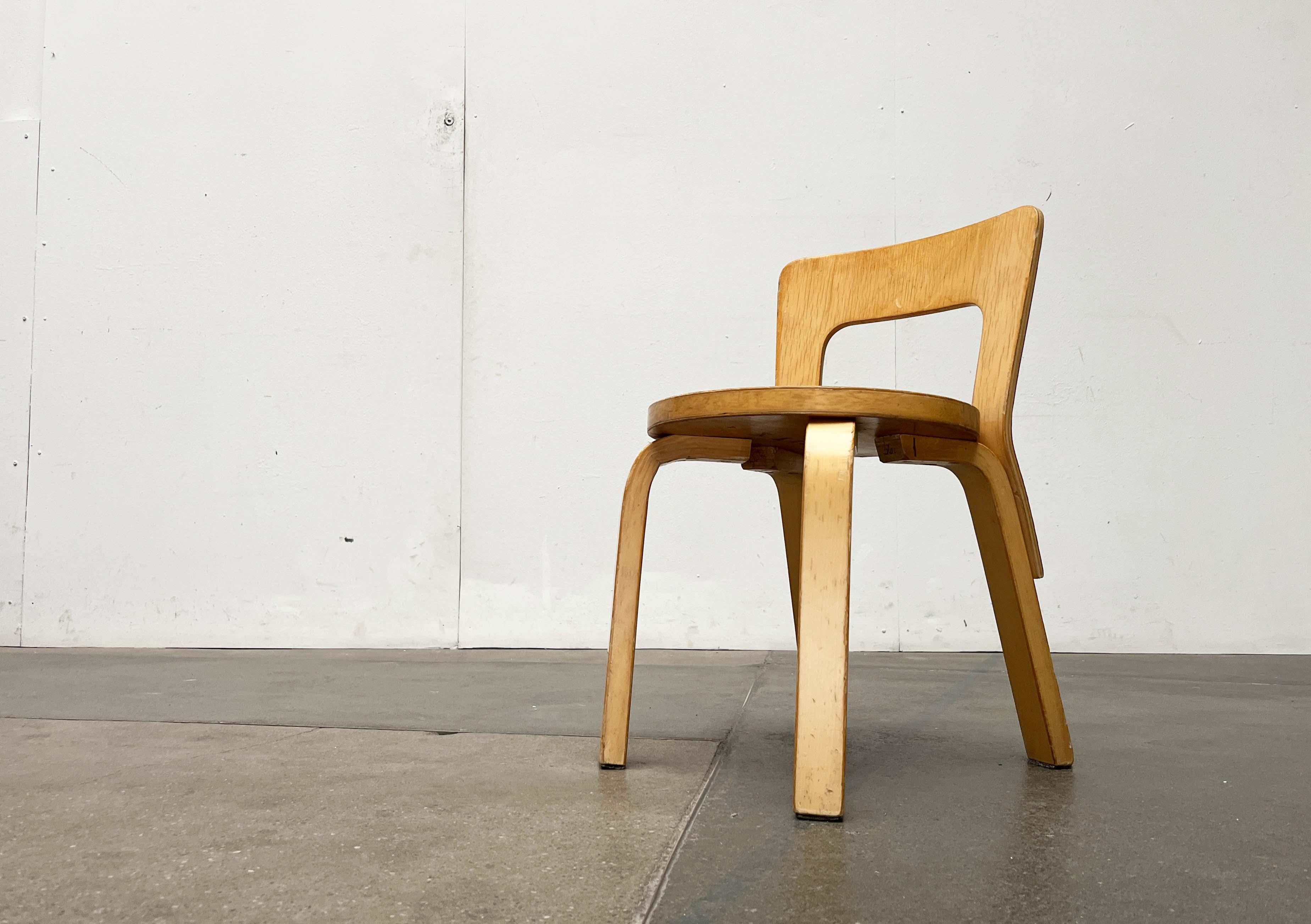 Sedia per bambini N65 di metà secolo Alvar Aalto+Aalto Finlandia 1960s in vendita 5