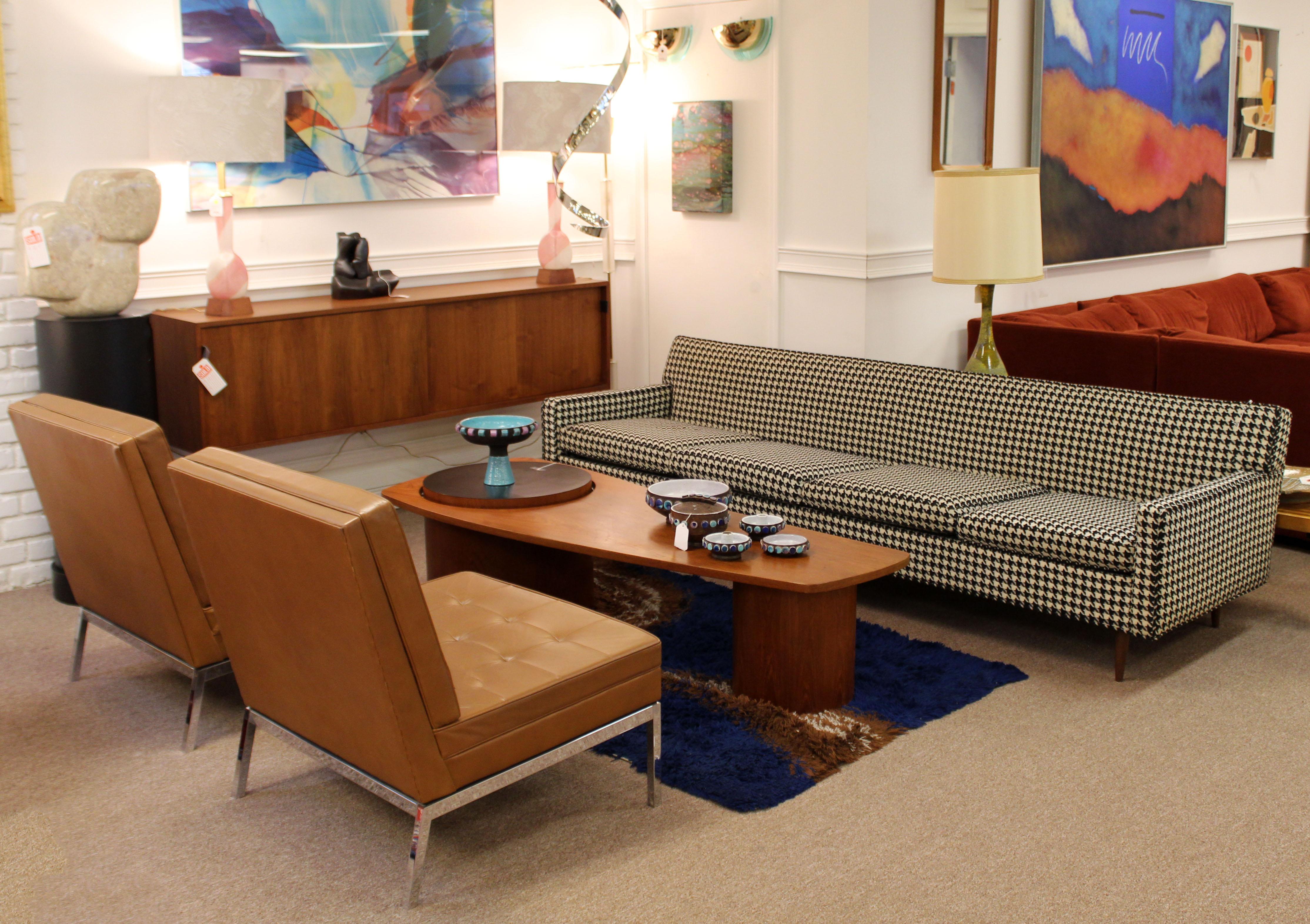 Mid-Century Modern Early Rare Long Houndstooth Sofa Milo Baughman Thayer Coggin In Good Condition In Keego Harbor, MI