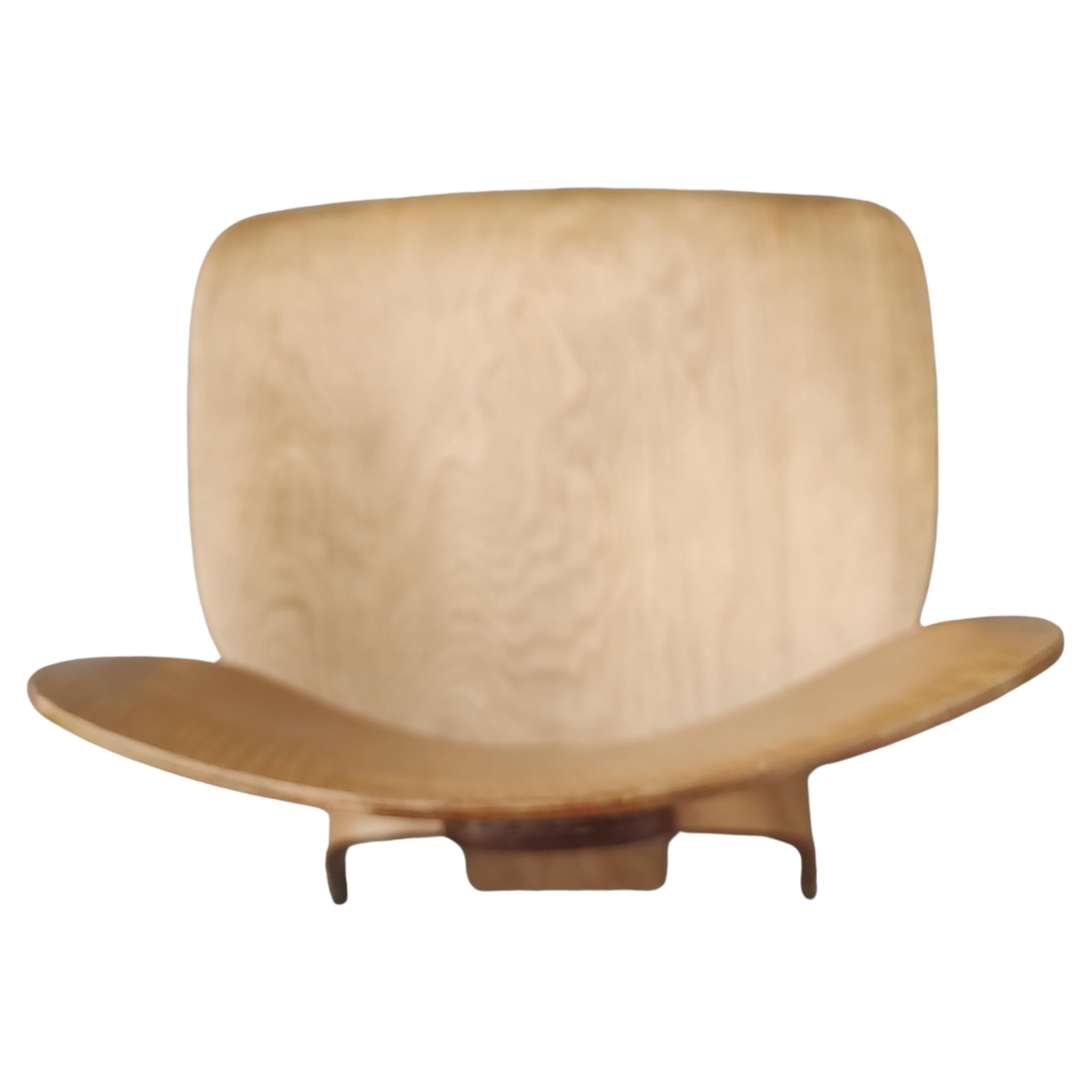 Mid Century Modern Early Version C1946 Evans Eames LCW Lounge Chair in Birch  For Sale 1