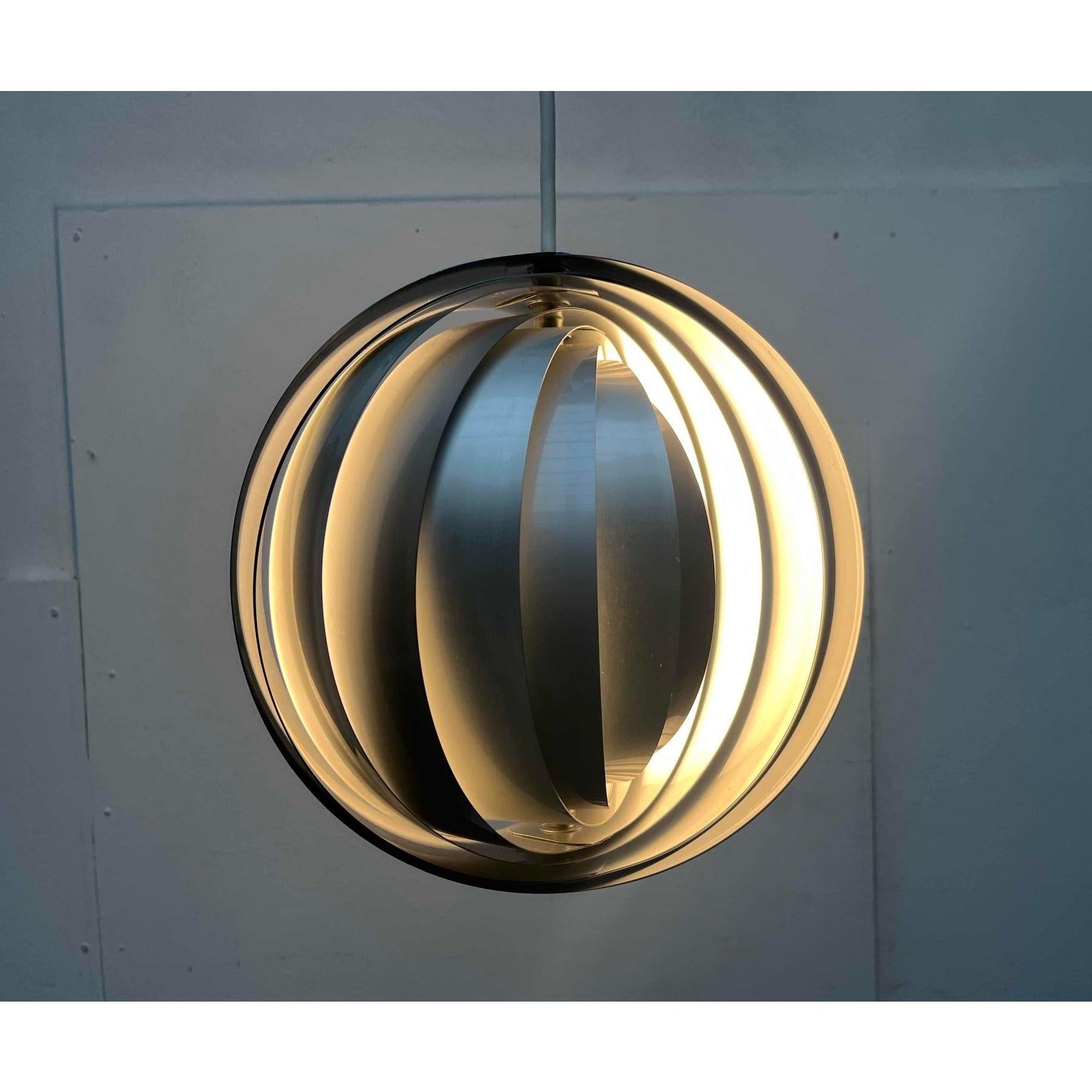 Moderne ostdeutsche Mond-Pendelleuchte von Verner Panton, 1960er Jahre (Deutsch) im Angebot