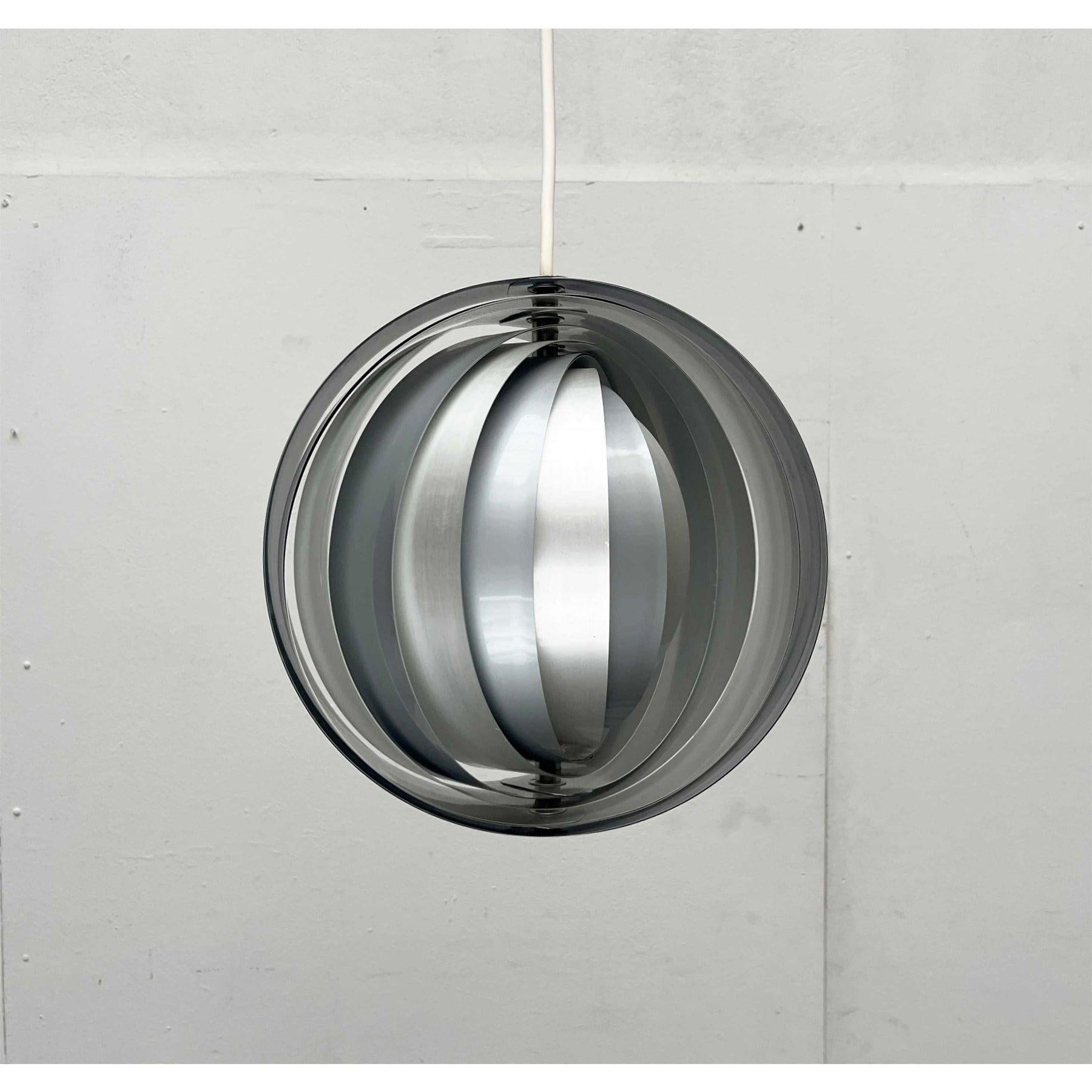 Moderne ostdeutsche Mond-Pendelleuchte von Verner Panton, 1960er Jahre im Zustand „Gut“ im Angebot in Hamburg, DE