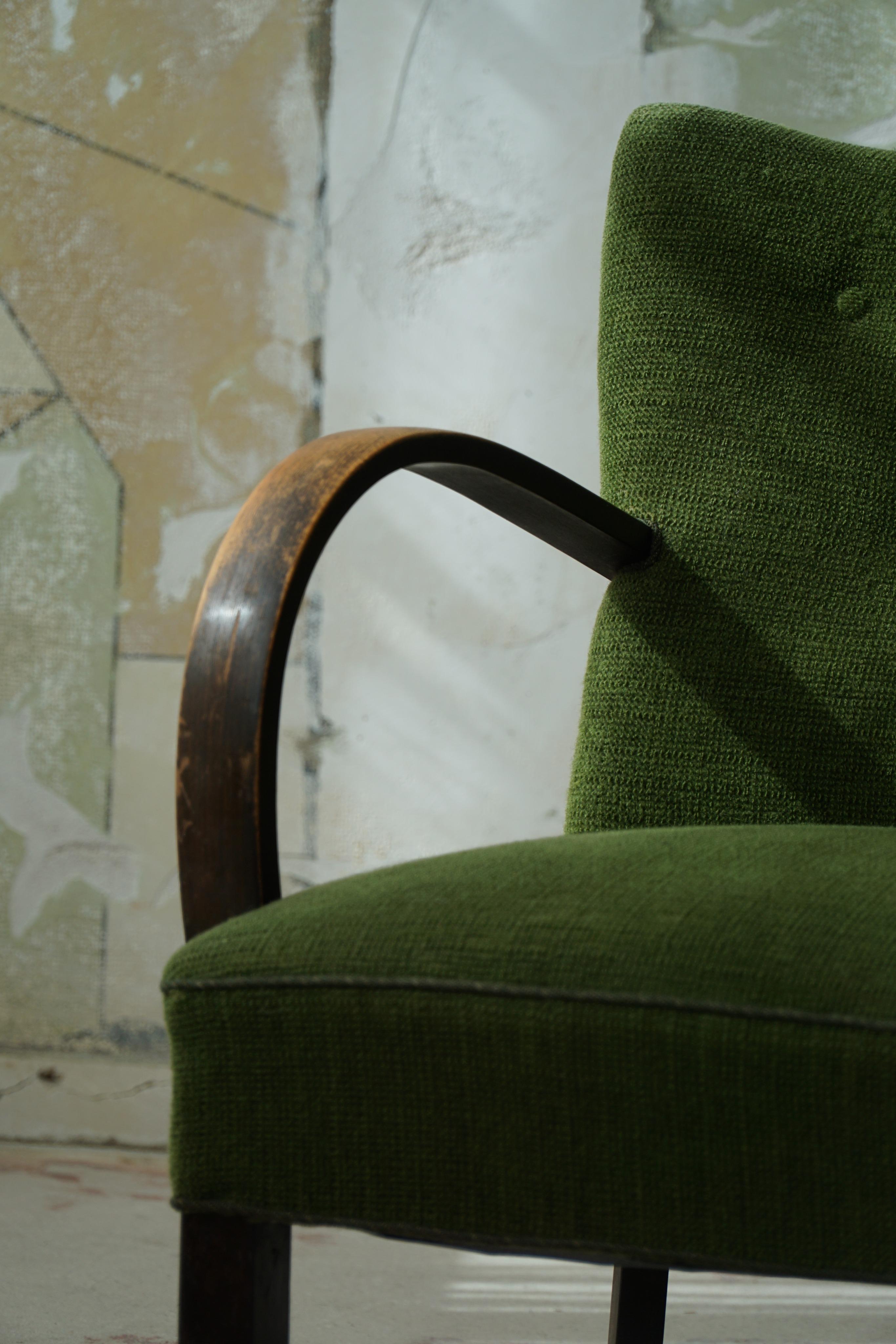 Mid Century Modern Easy Chair in Beech & Green Fabric, Danish Cabinetmaker, 1940 For Sale 1