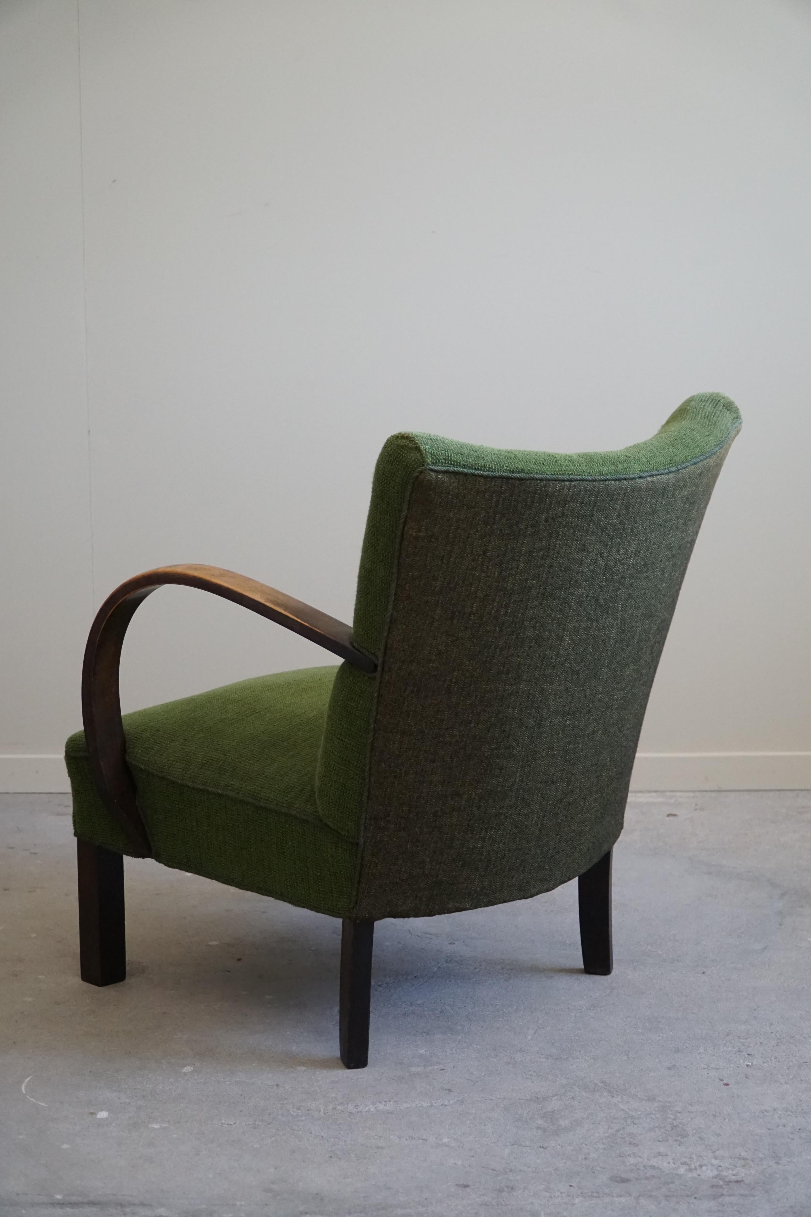 Mid Century Modern Easy Chair in Beech & Green Fabric, Danish Cabinetmaker, 1940 For Sale 2