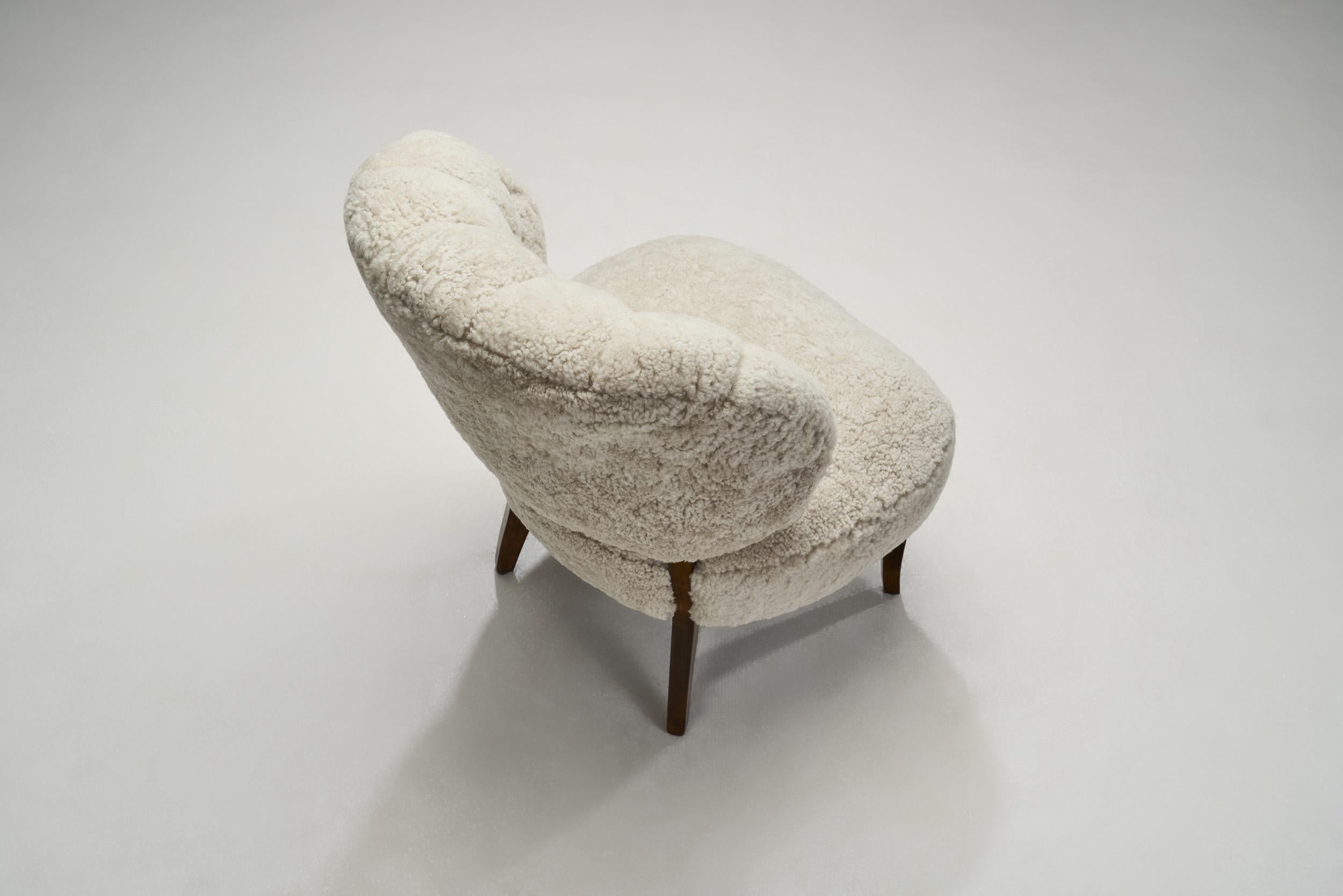 Swedish Mid-Century “Gamla Berlin” Easy Chair by Carl Malmsten, Sweden 1940s For Sale
