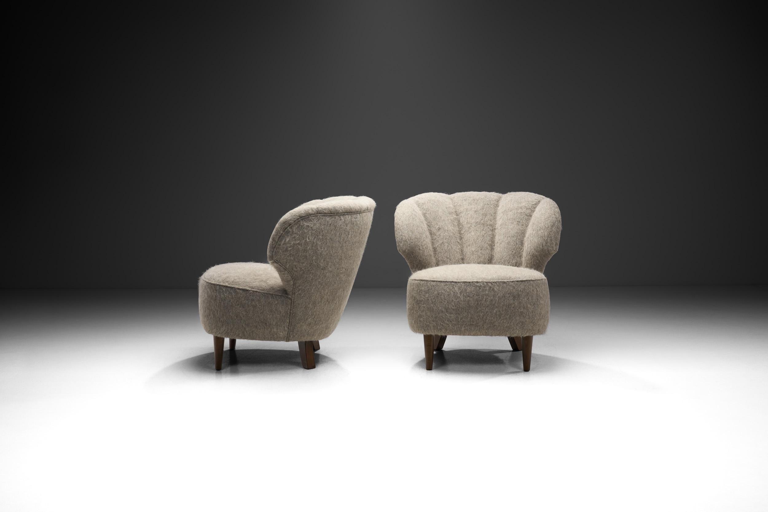 Scandinavo Sedie moderne di metà secolo con gambe in Wood laccato, Scandinavia, anni '50 in vendita