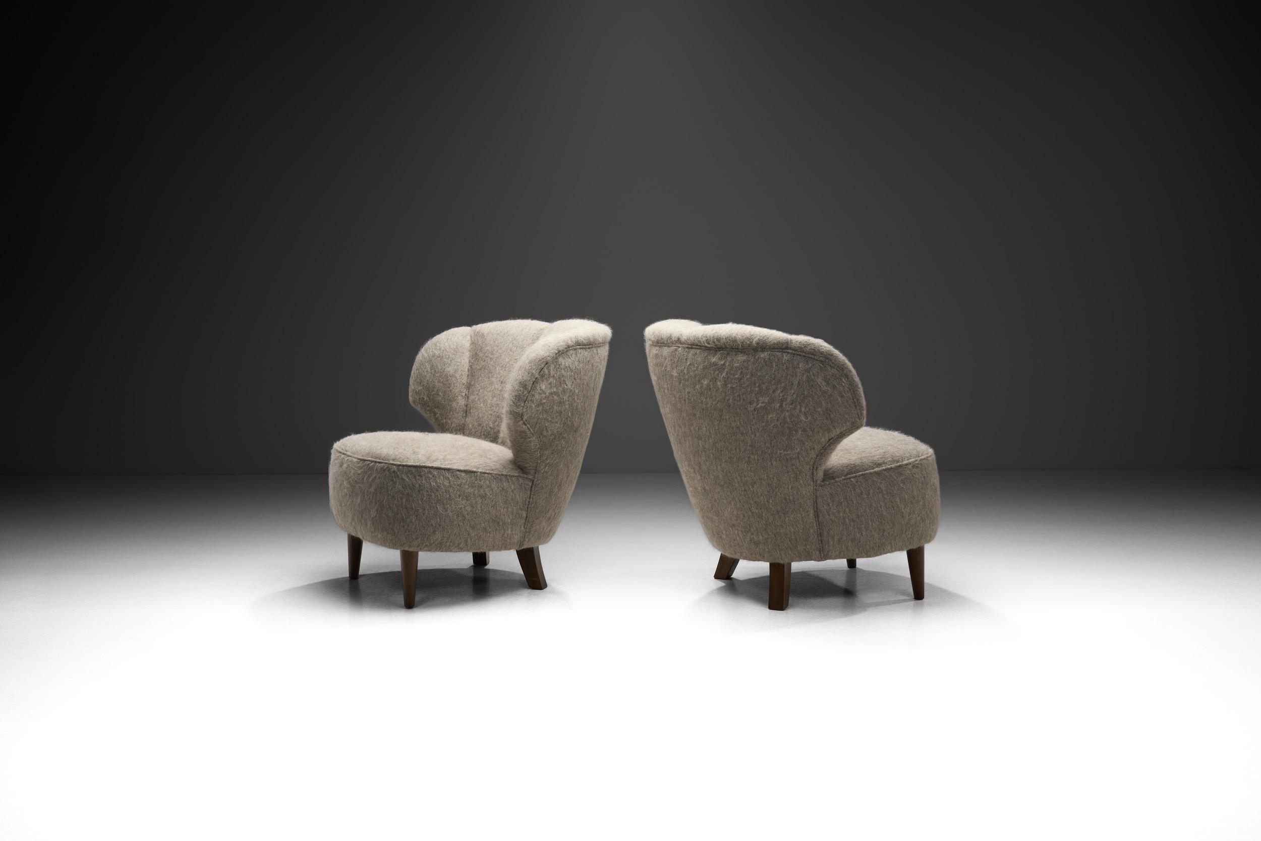 Sedie moderne di metà secolo con gambe in Wood laccato, Scandinavia, anni '50 In condizioni buone in vendita a Utrecht, NL