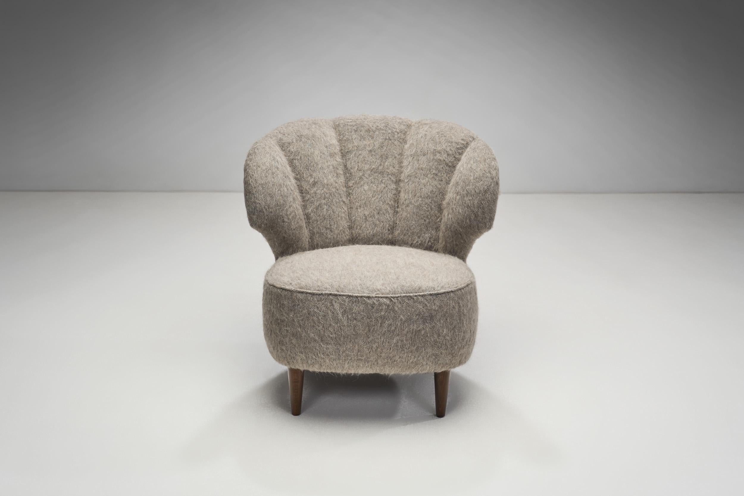 Sedie moderne di metà secolo con gambe in Wood laccato, Scandinavia, anni '50 in vendita 1