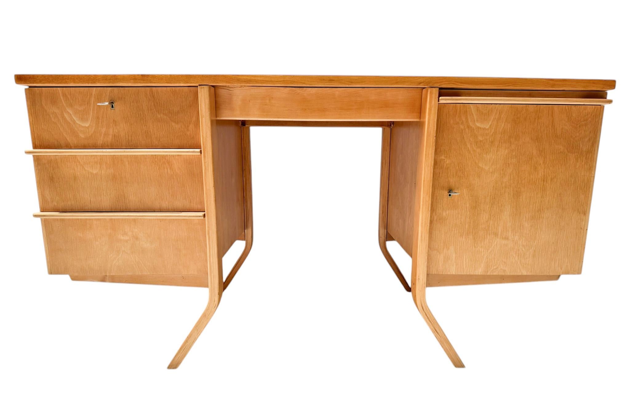 Scrivania EB04 di Cees Braakman per Pastoe, anni '50, stile metà secolo moderno in vendita 2