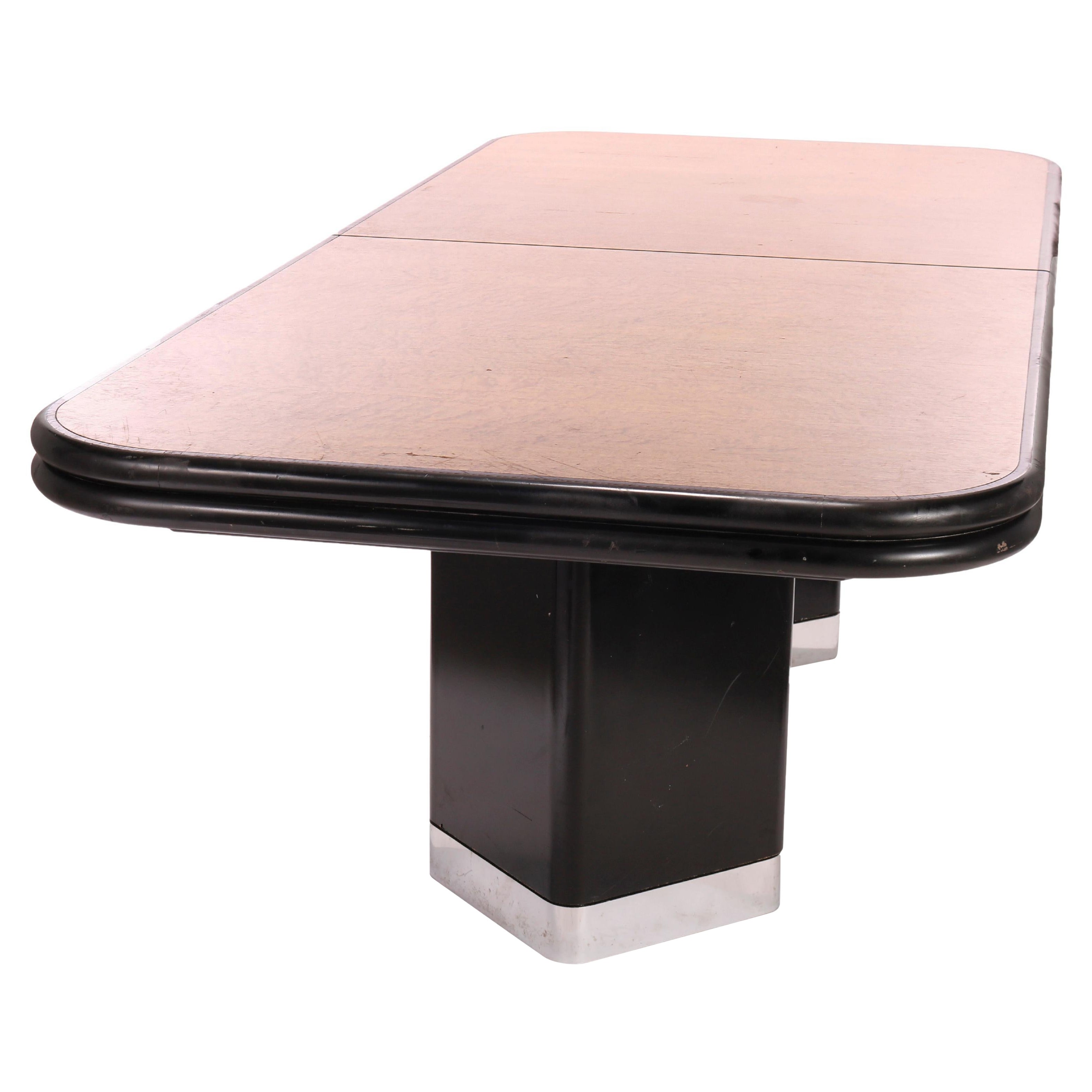 Mesa de banquete o conferencia moderna de mediados de siglo, ebonizada y de arce Birdseye, c1960 en venta