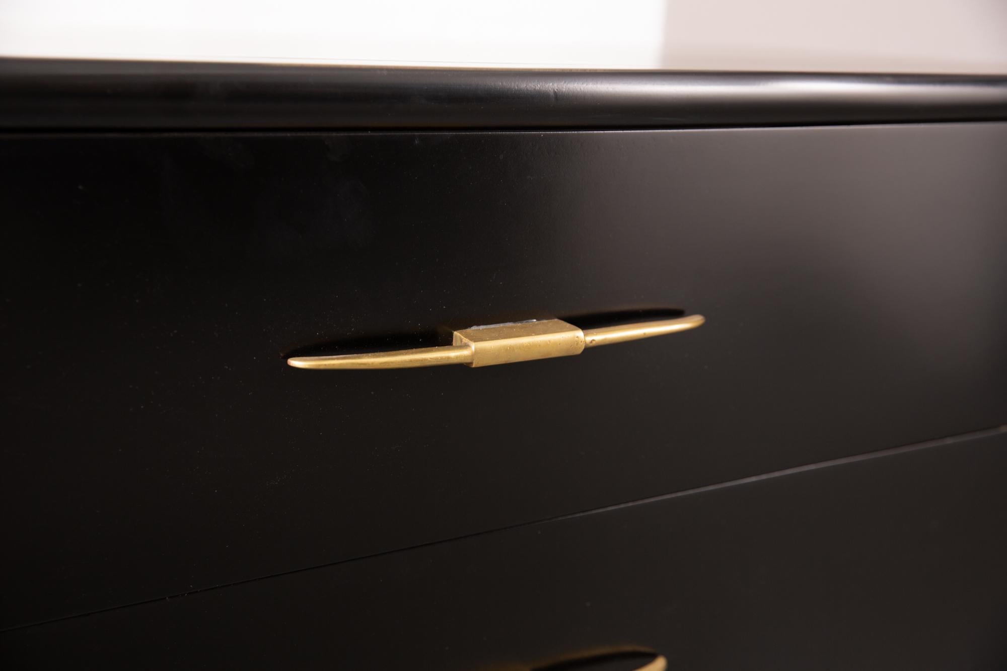 Mid-Century Modern Ebonized Chest of Drawers In Good Condition In New York, NY