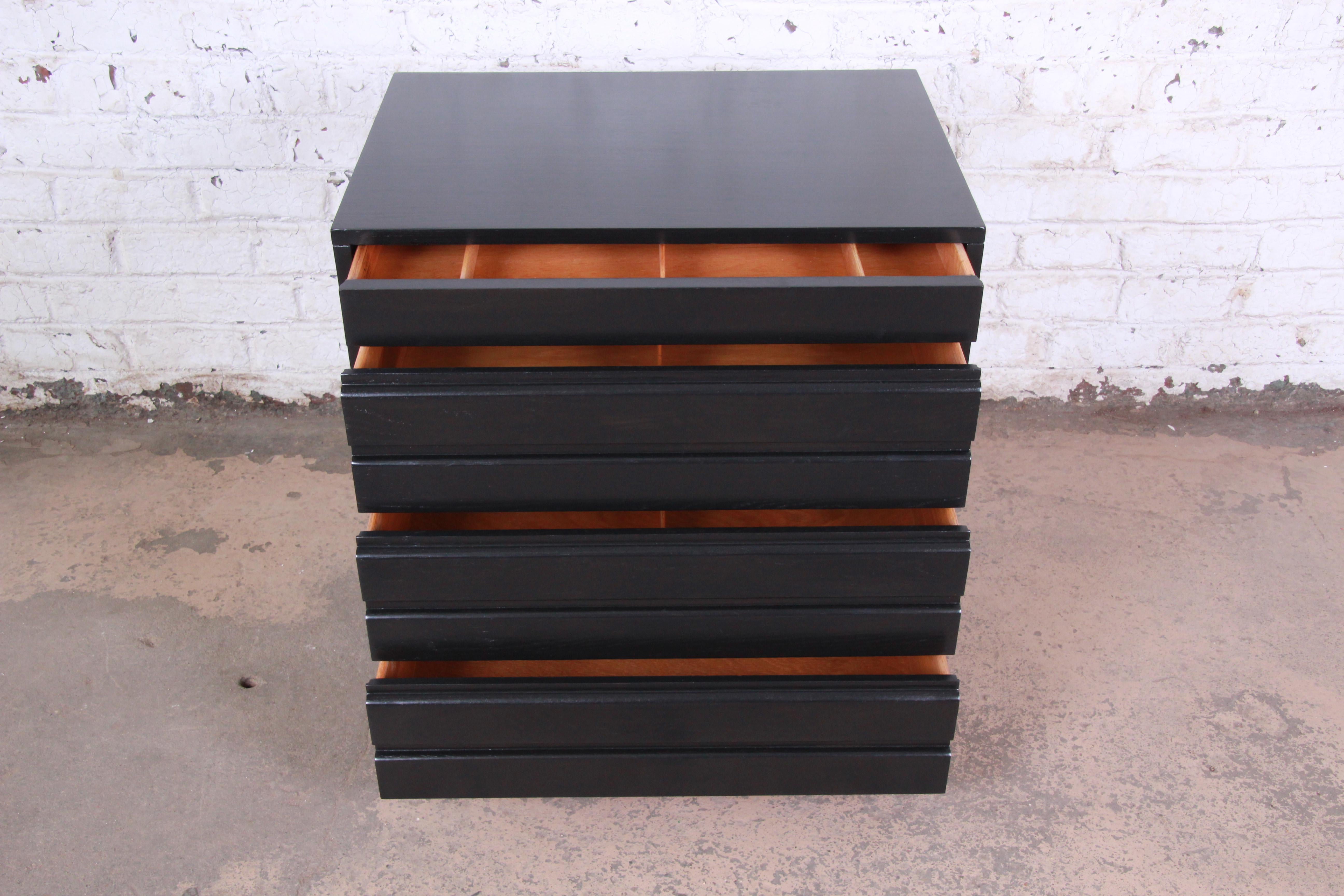 bachelor chest modern