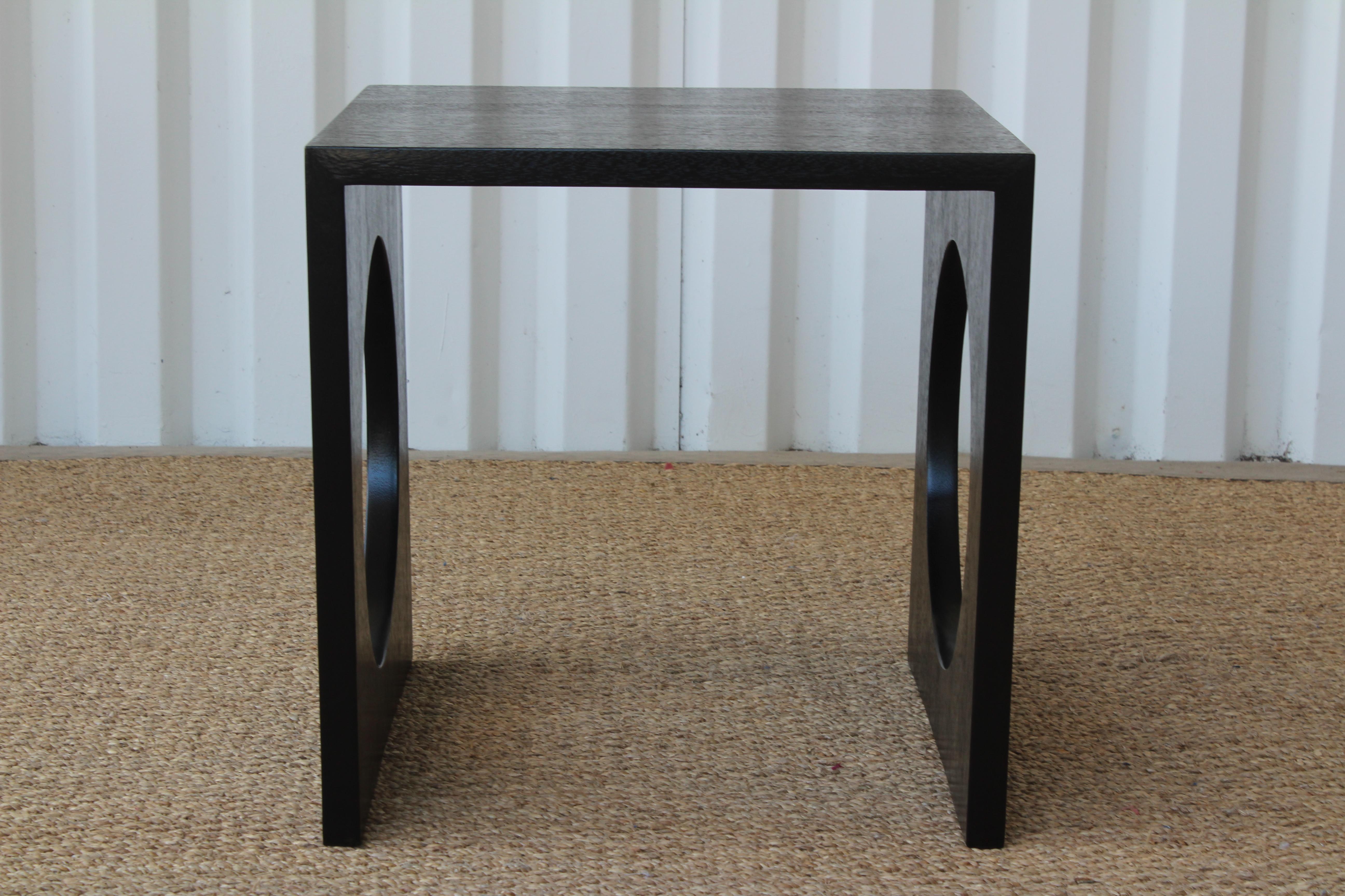 Mid-Century Modern Ebonized Oak Side Table, 1960s In Excellent Condition In Los Angeles, CA