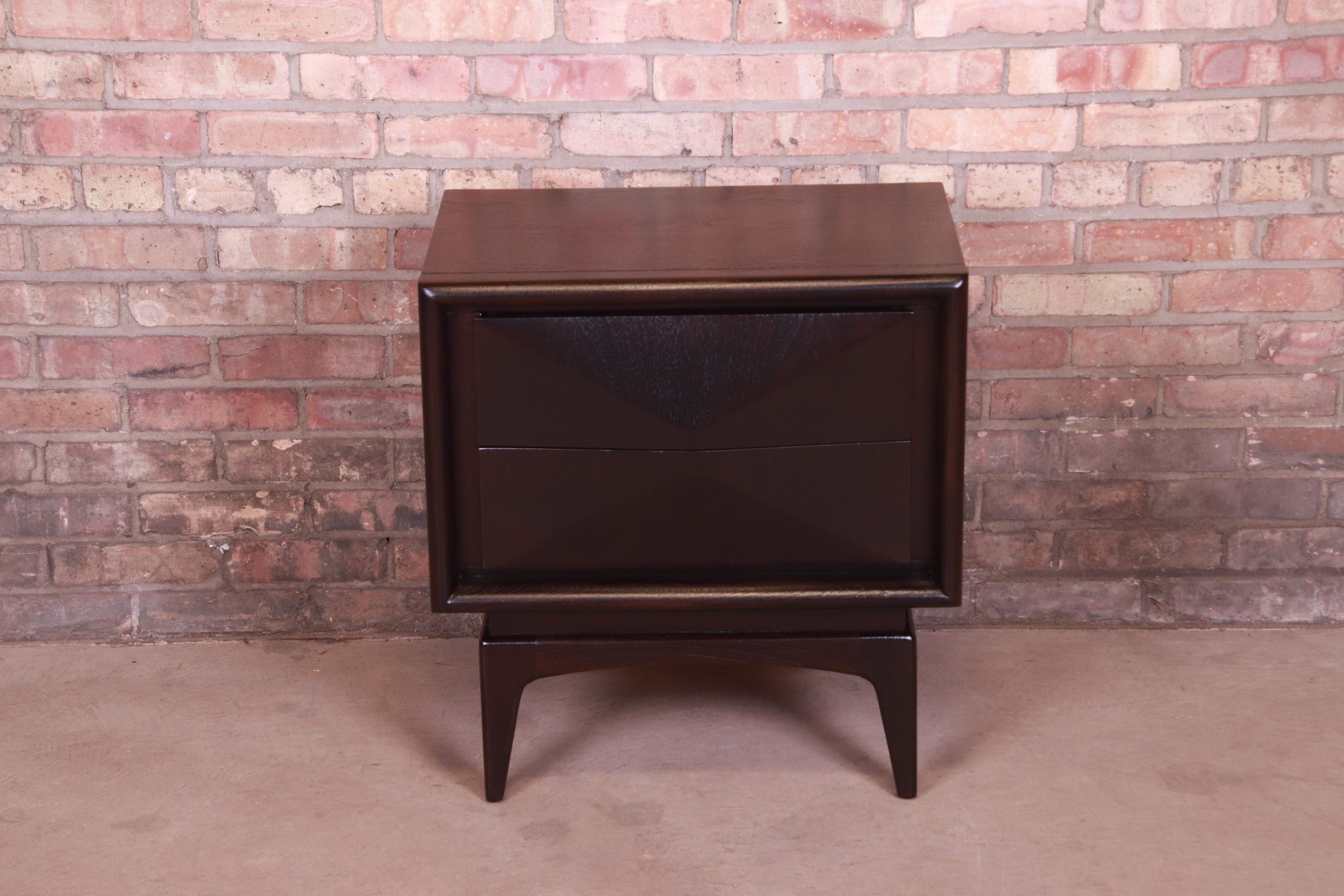 Mid-Century Modern Ebonized Sculpted Walnut Diamond Front Nightstand by United In Good Condition In South Bend, IN