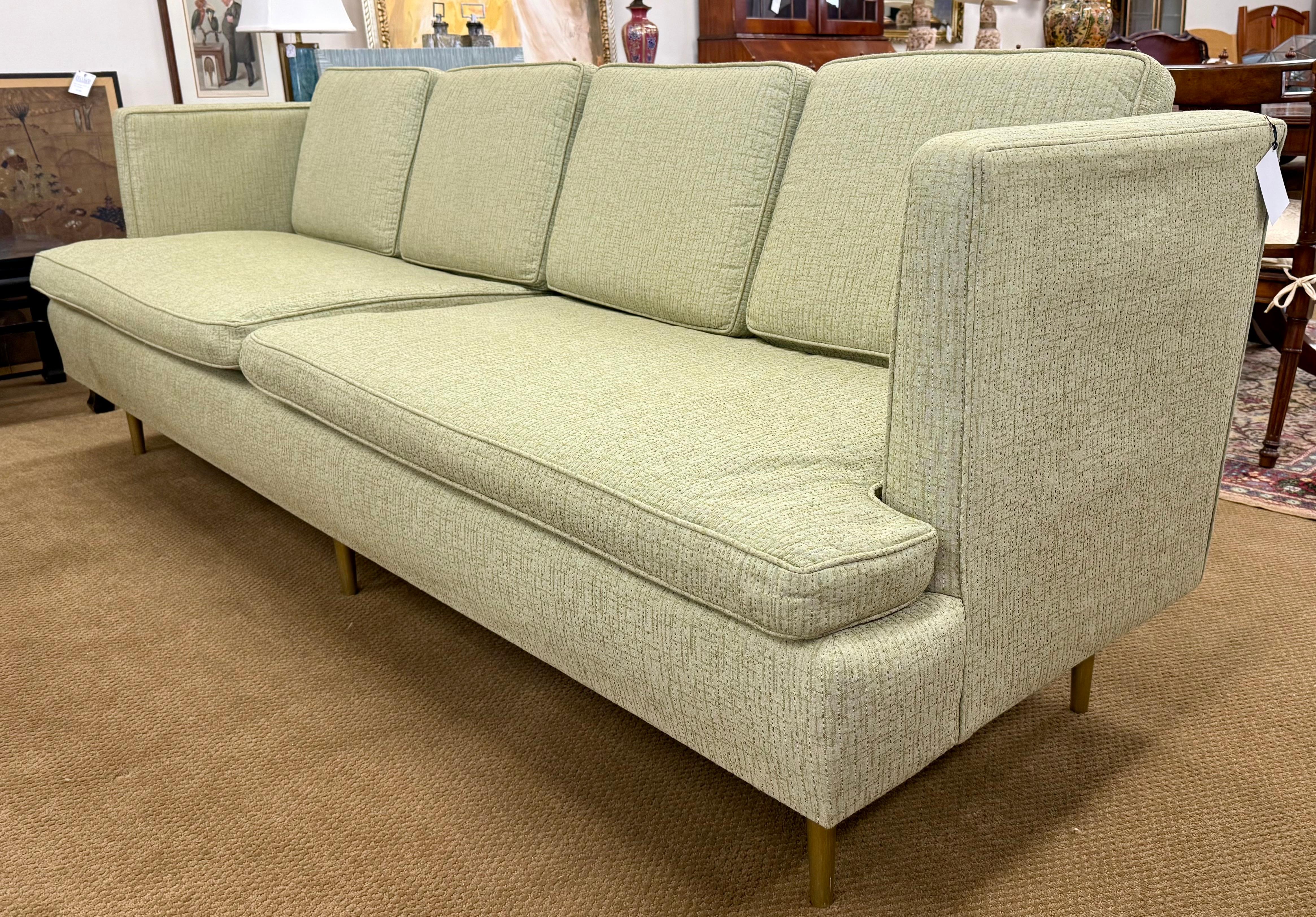 Américain Grand canapé moderne du milieu du siècle Edward Wormley pour Dunbar Furniture Modèle 4906 en vente