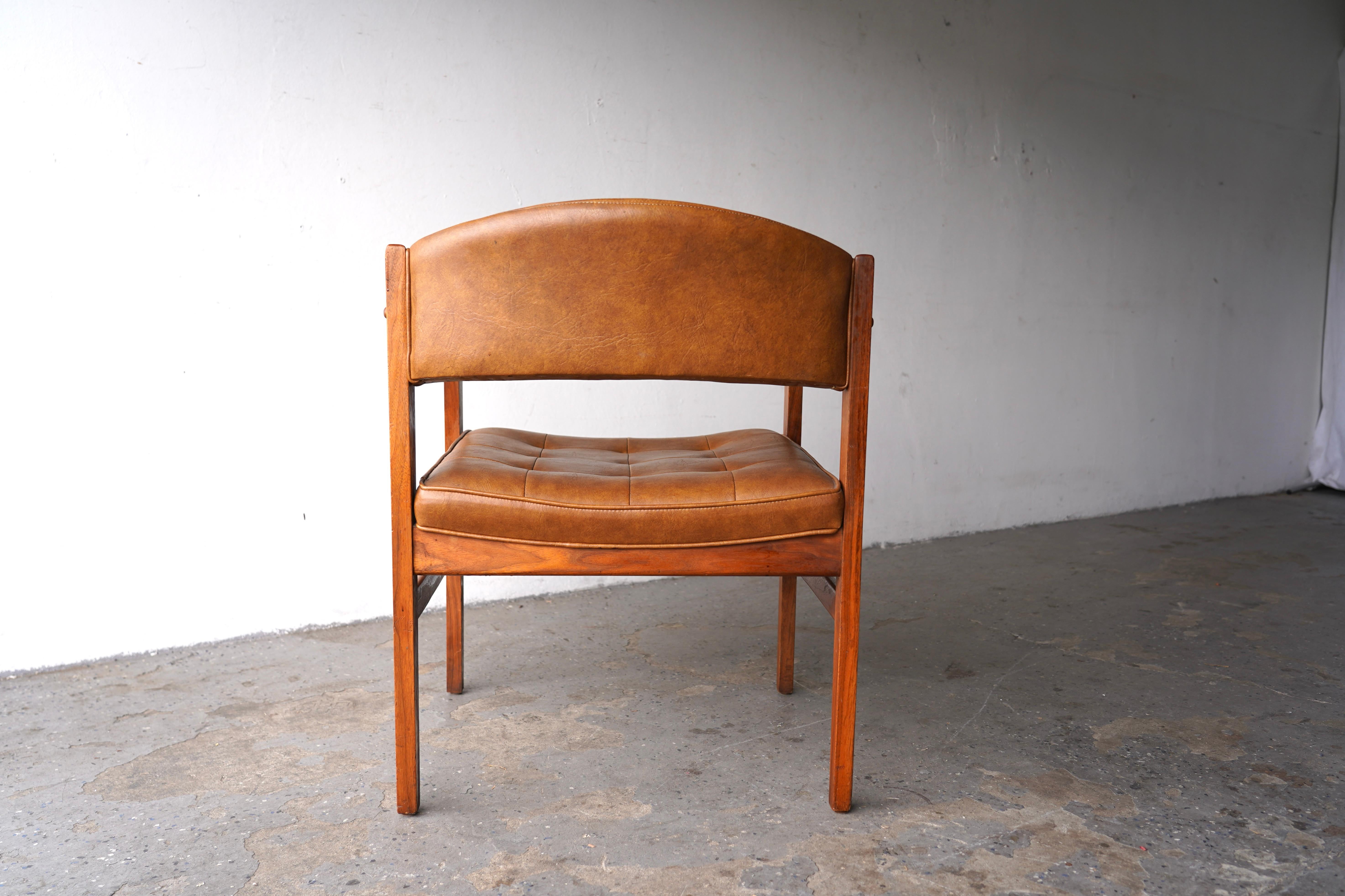 Milieu du XXe siècle Chaise 