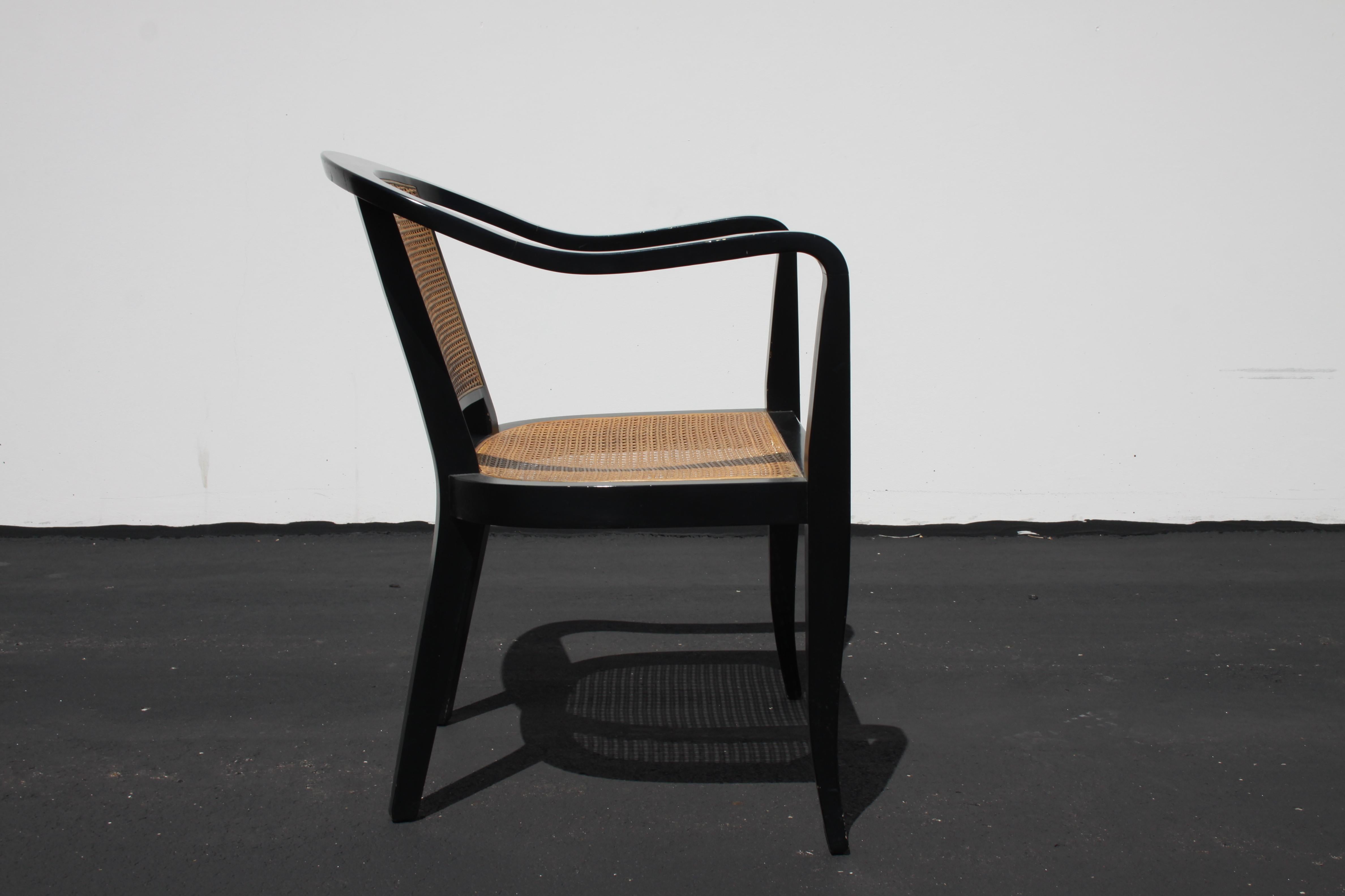 Poltrona con canne in stile metà secolo Edward Wormley for Dunbar - Braccio scolpito In condizioni buone in vendita a St. Louis, MO