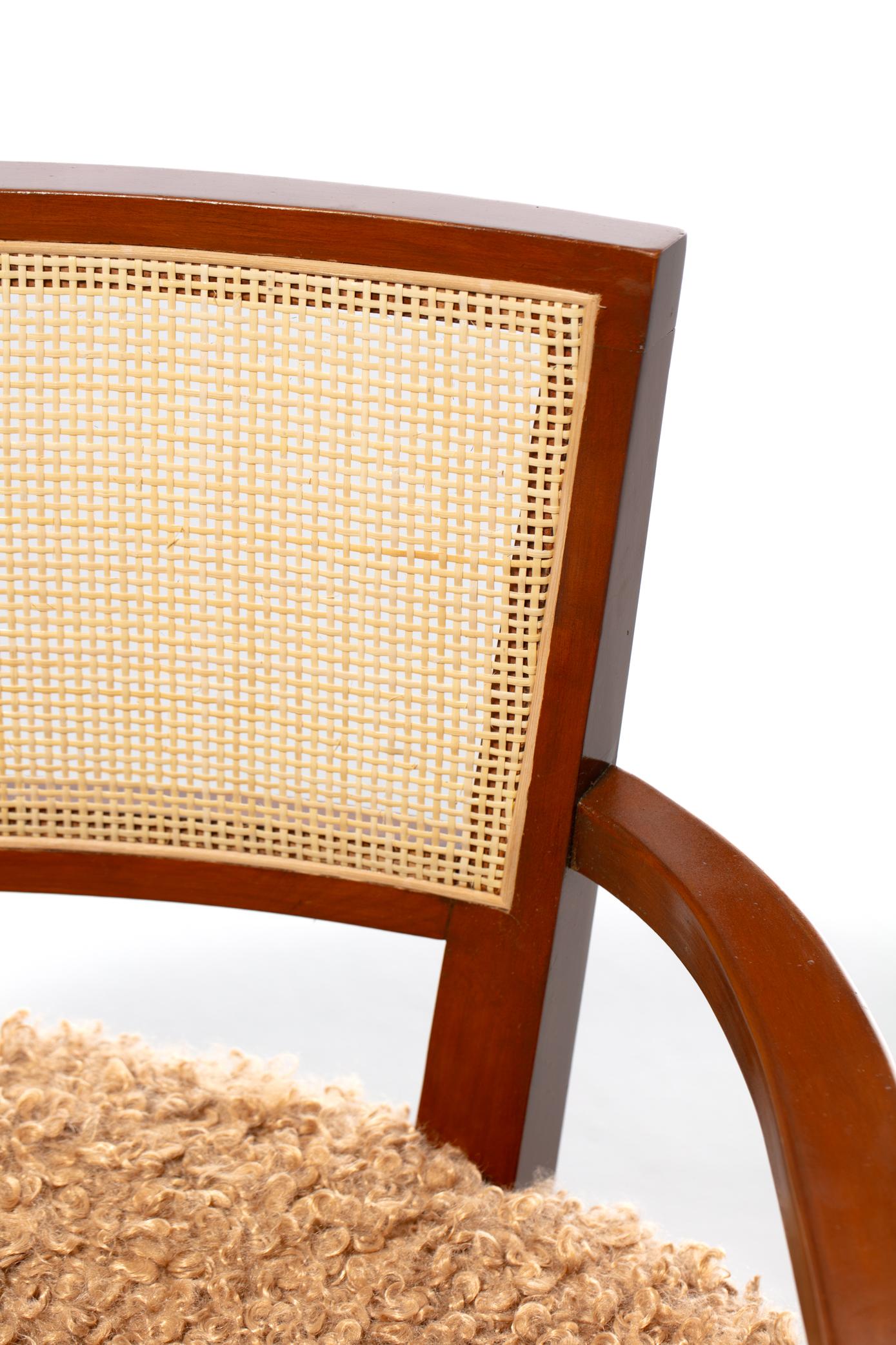 Chaises longues à dossier canné de style Edward Wormley, mi-siècle moderne, en camel bouclé en vente 9