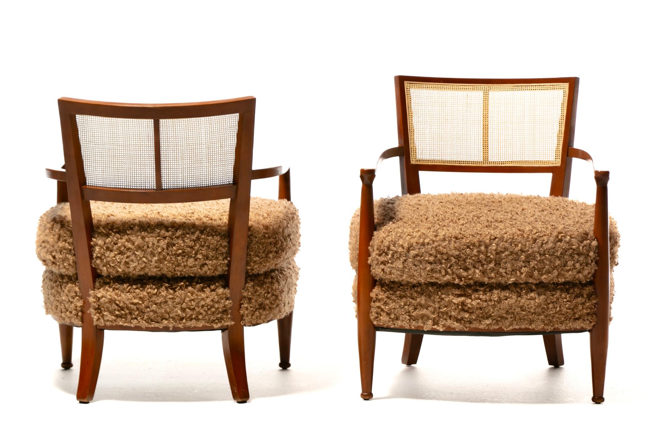 Américain Chaises longues à dossier canné de style Edward Wormley, mi-siècle moderne, en camel bouclé en vente