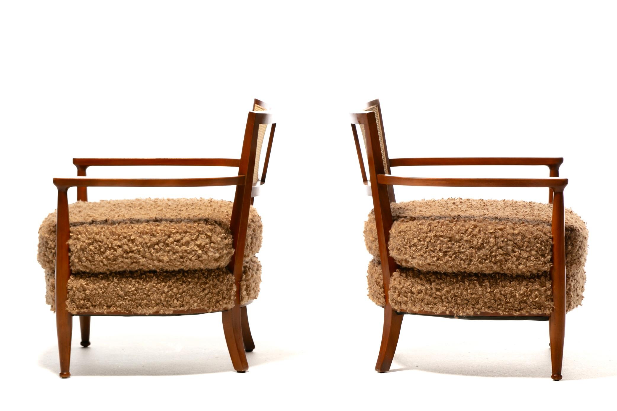 Brossé Chaises longues à dossier canné de style Edward Wormley, mi-siècle moderne, en camel bouclé en vente