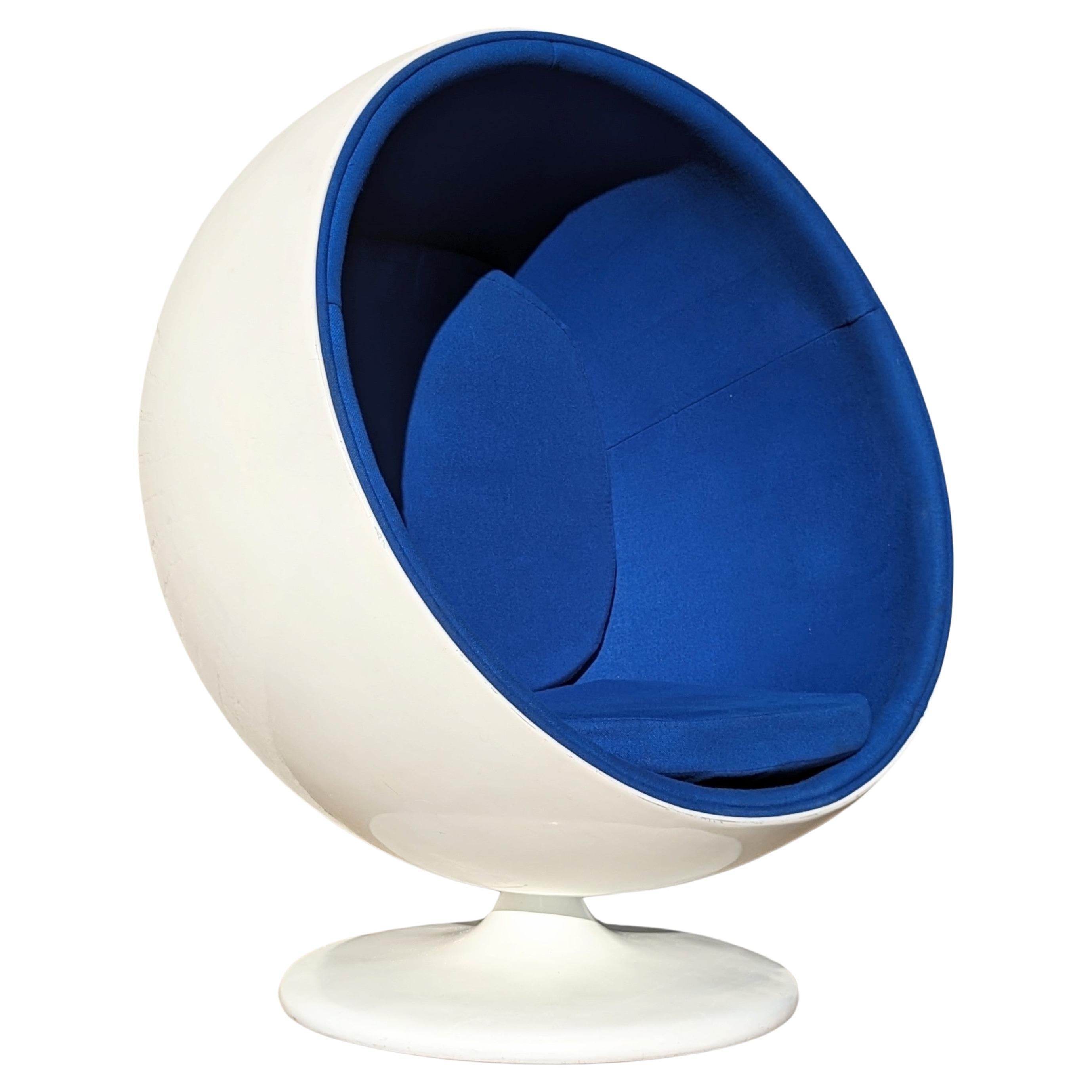 Mid Century Modern Eero Aarnio Inspired Ball Chair 