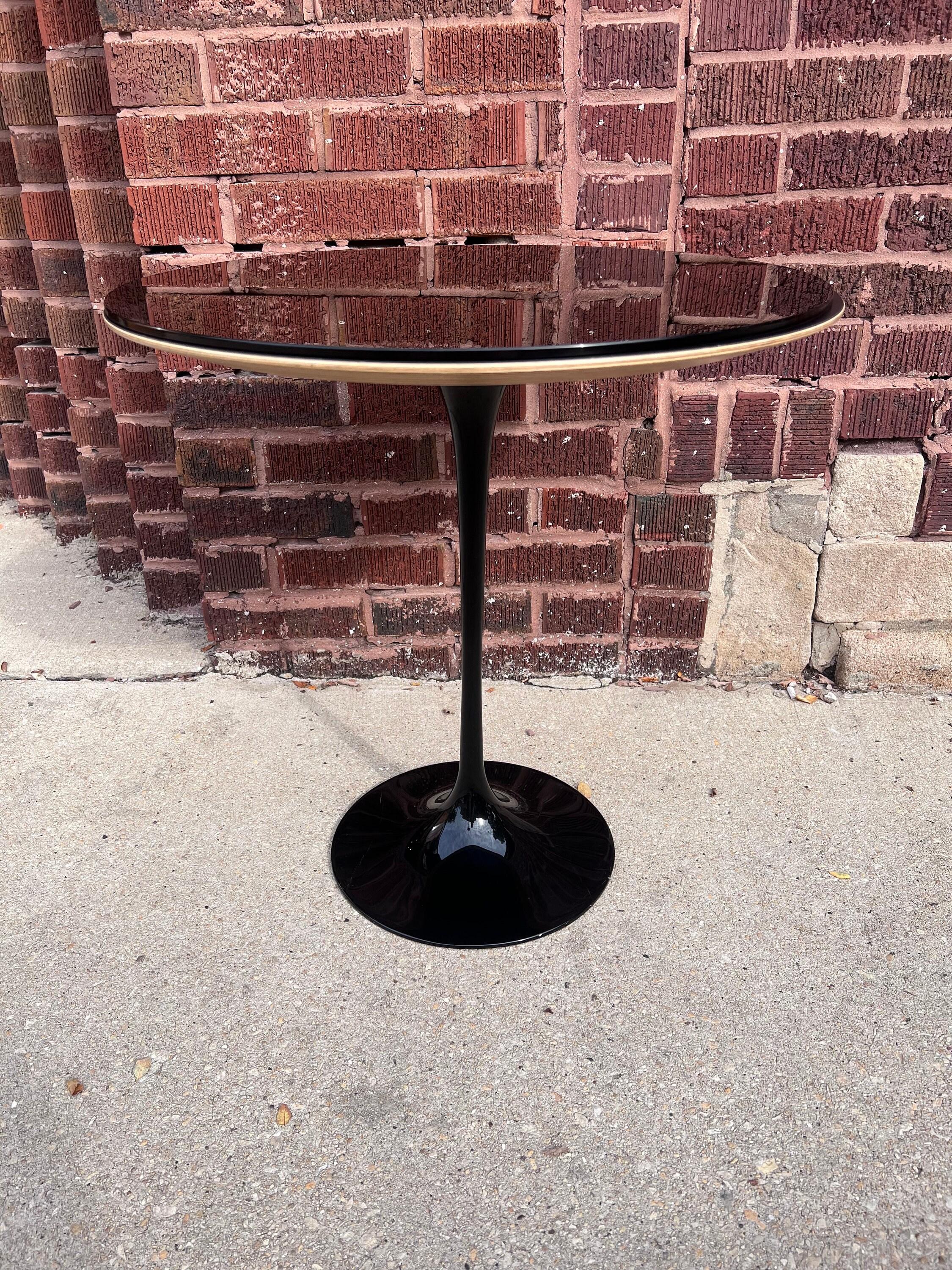 Mid Century Modern Eero Saarinen Black Tulip Table w/ Removable Tinted Glass Top In Good Condition For Sale In Chicago, IL