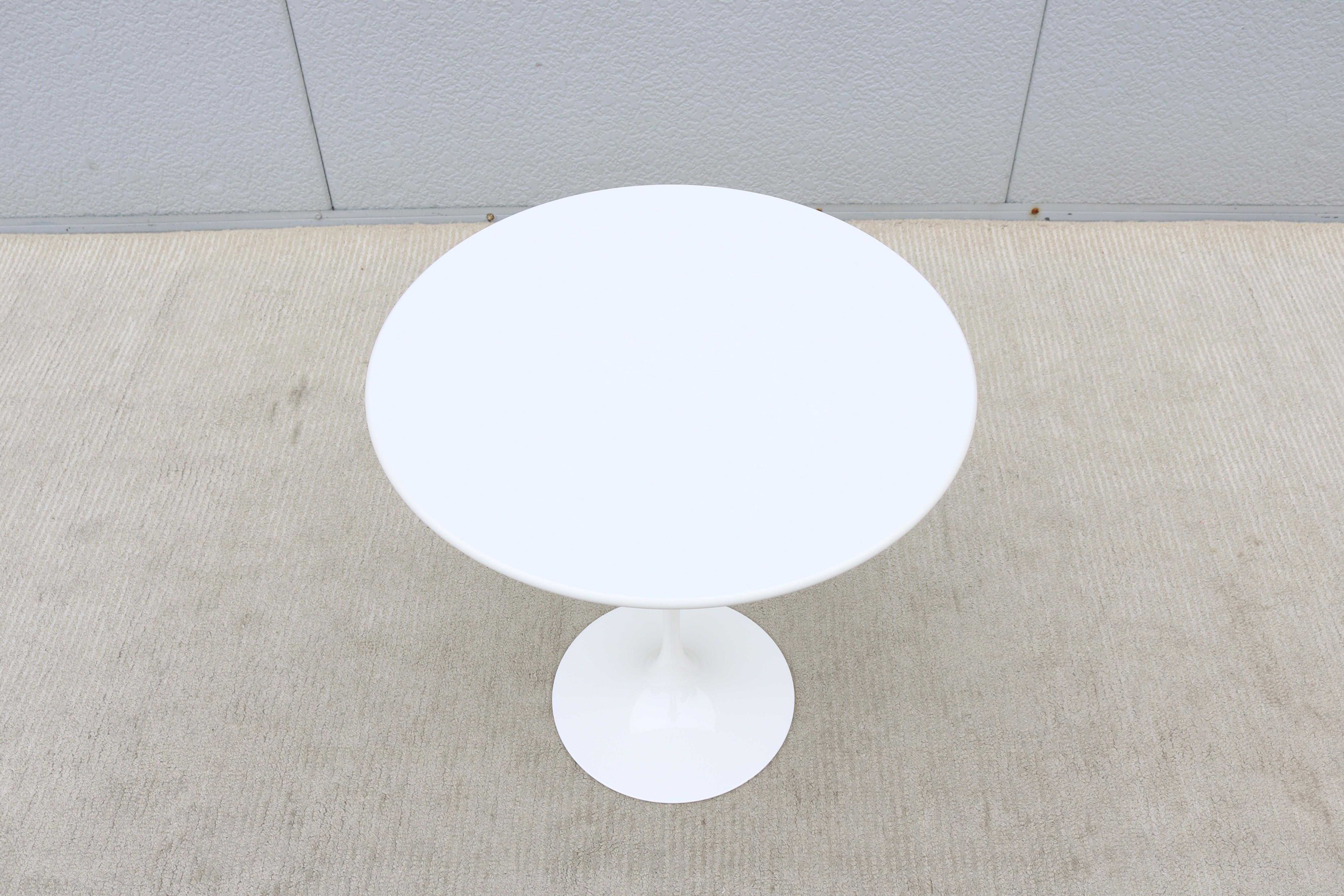 Beveled Mid-Century Modern Eero Saarinen for Knoll 20