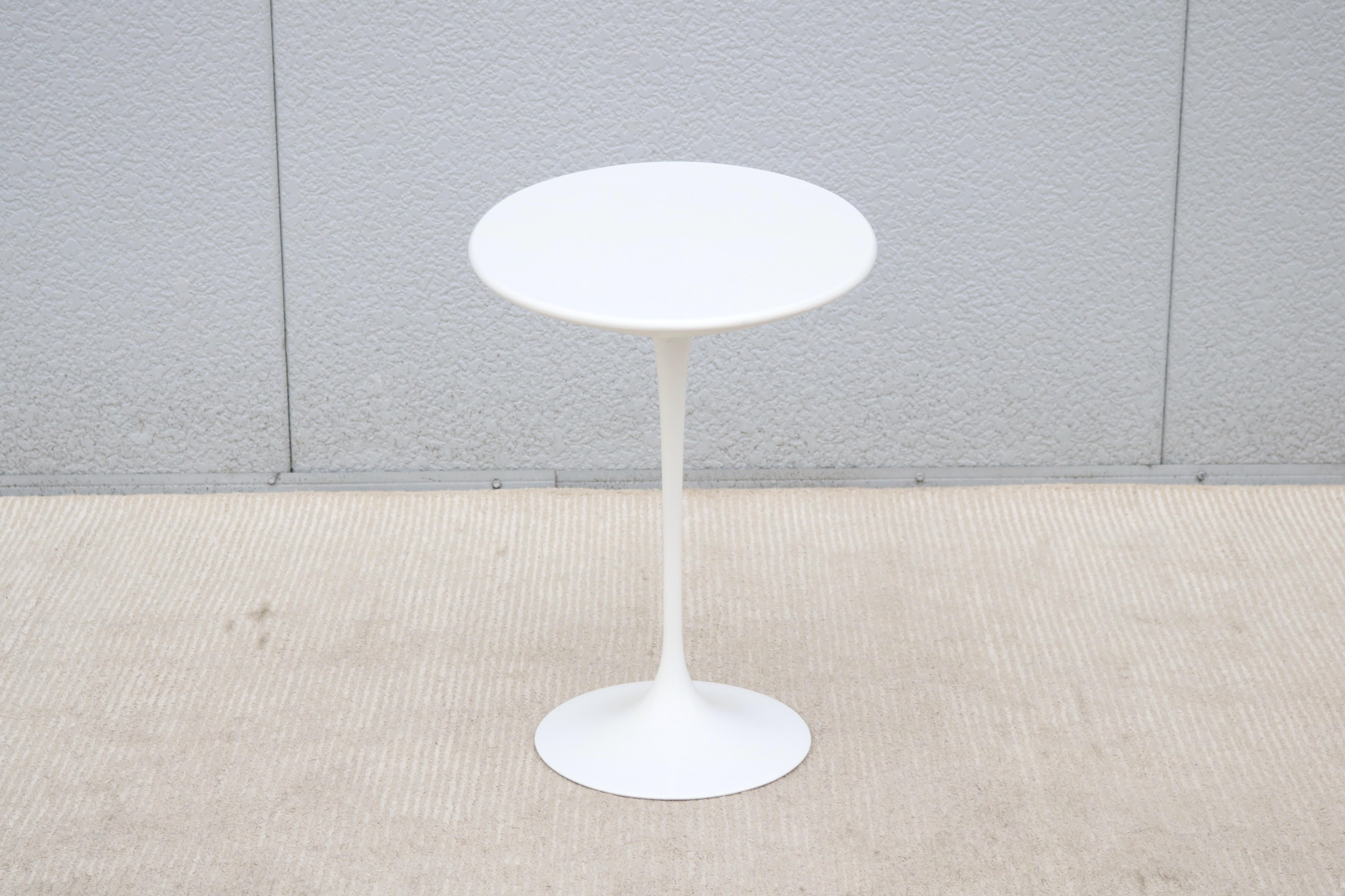 Mid-Century Modern Eero Saarinen for Knoll 22.5
