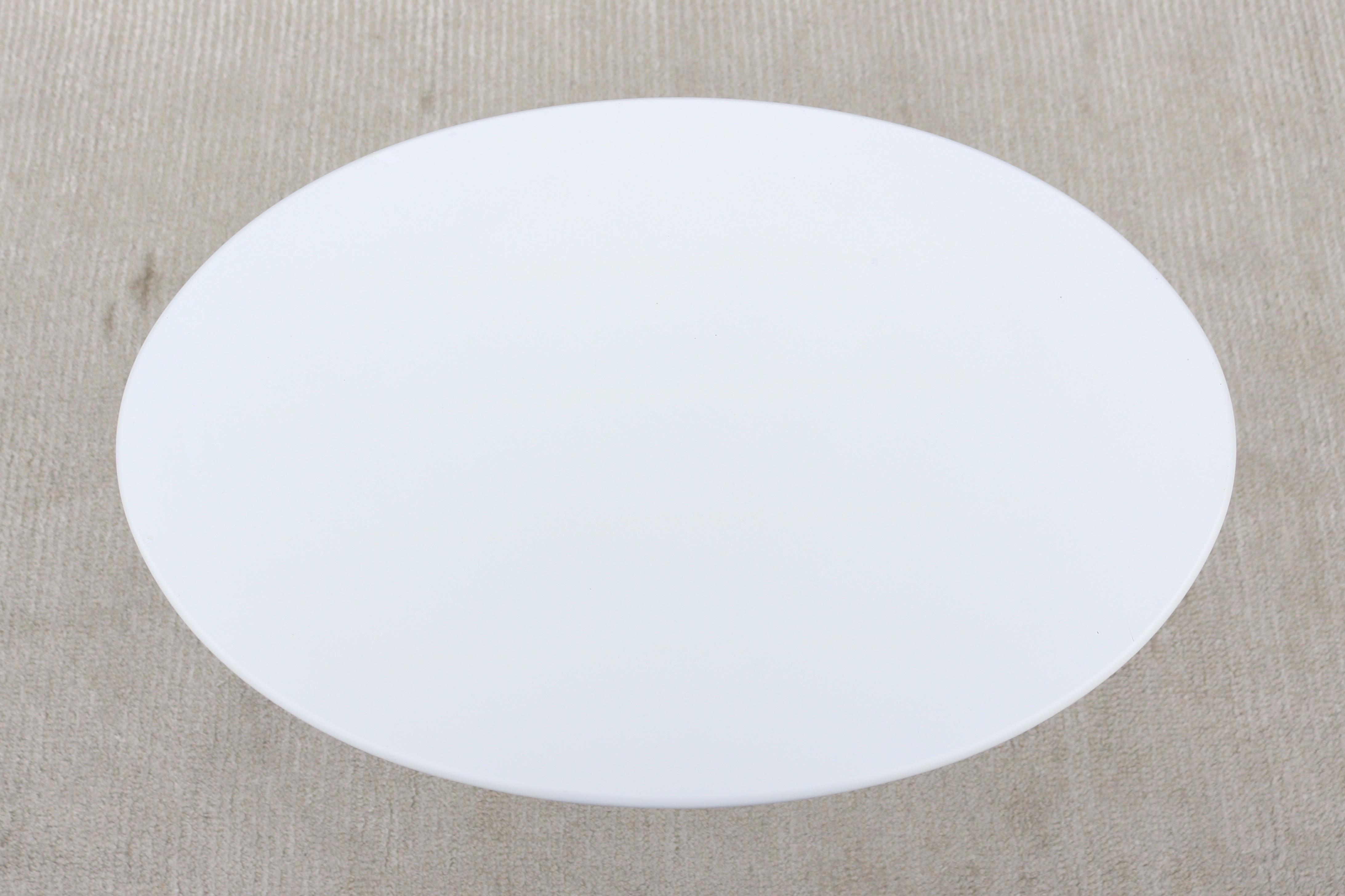 Mid-Century Modern Eero Saarinen for Knoll 22.5