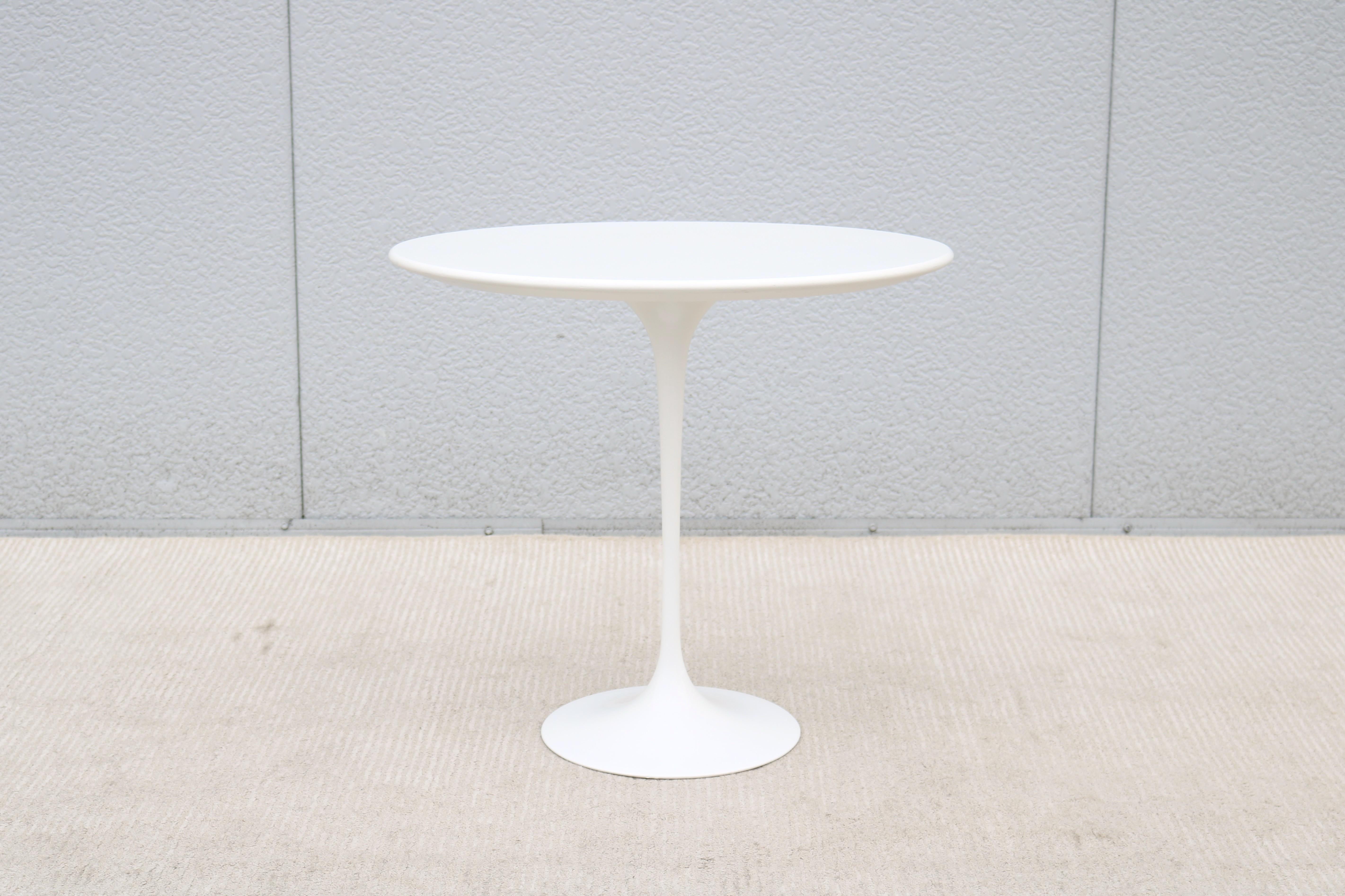 Beveled Mid-Century Modern Eero Saarinen for Knoll 22.5