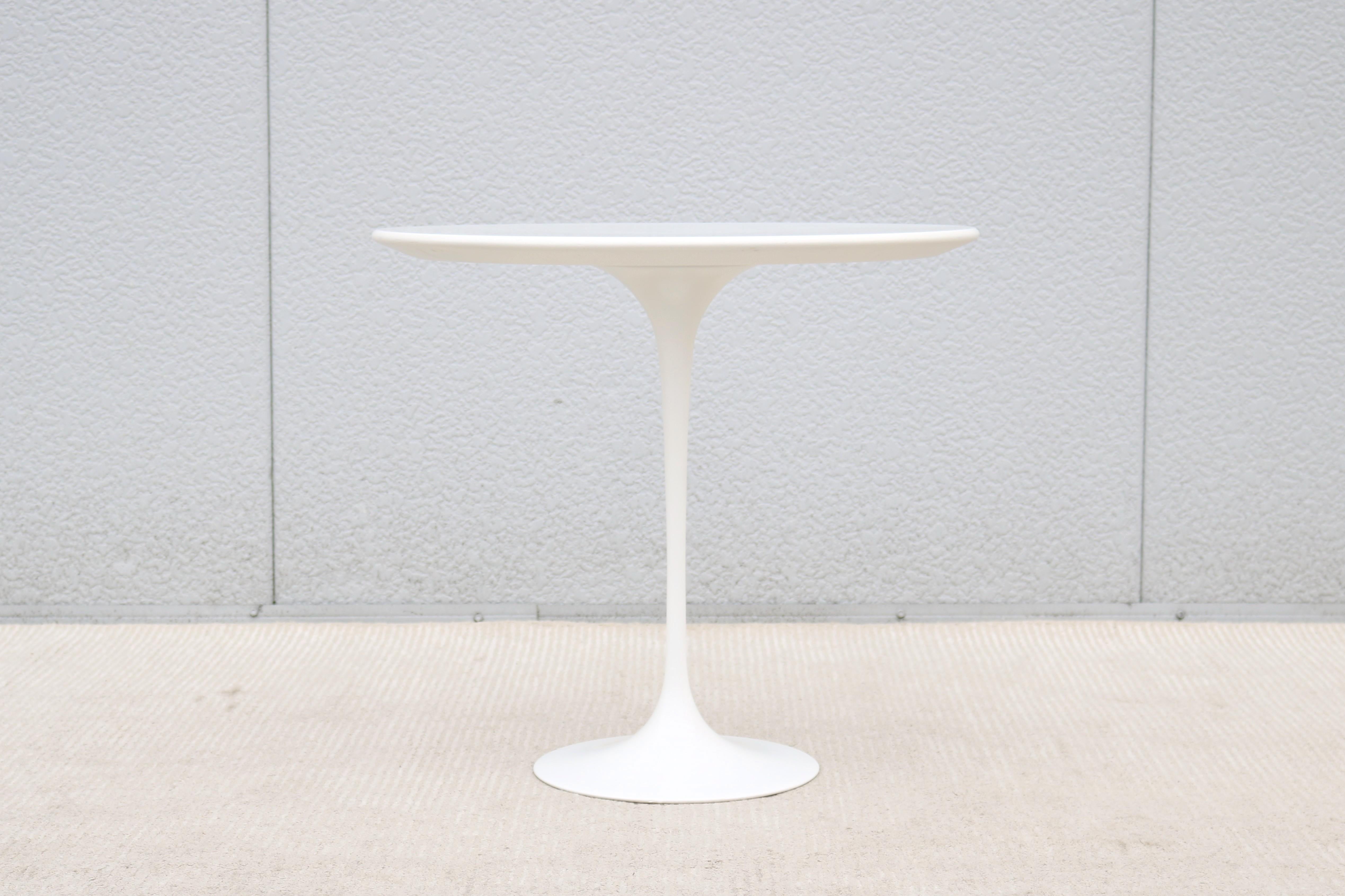 Mid-Century Modern Eero Saarinen for Knoll 22.5
