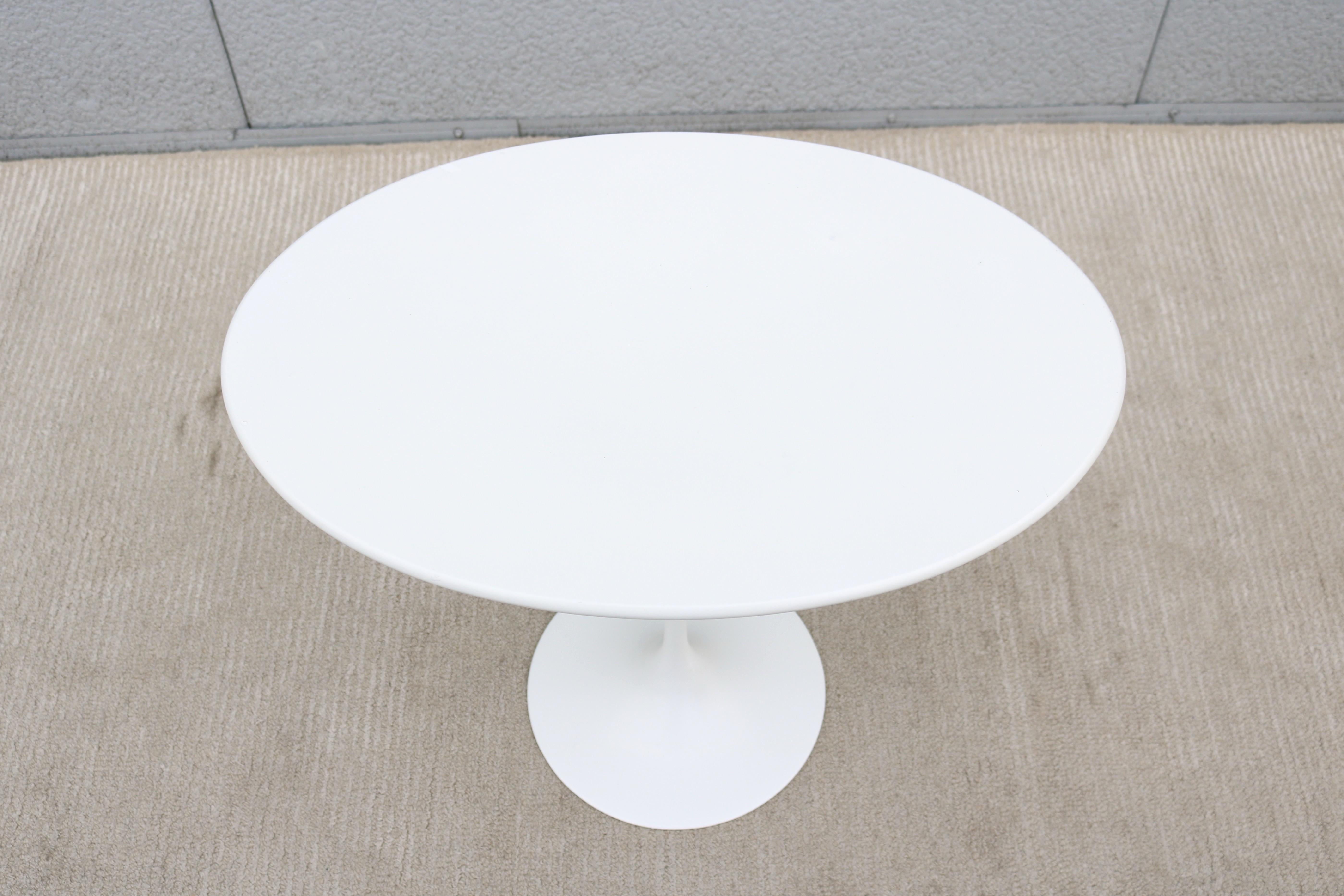 Contemporary Mid-Century Modern Eero Saarinen for Knoll 22.5