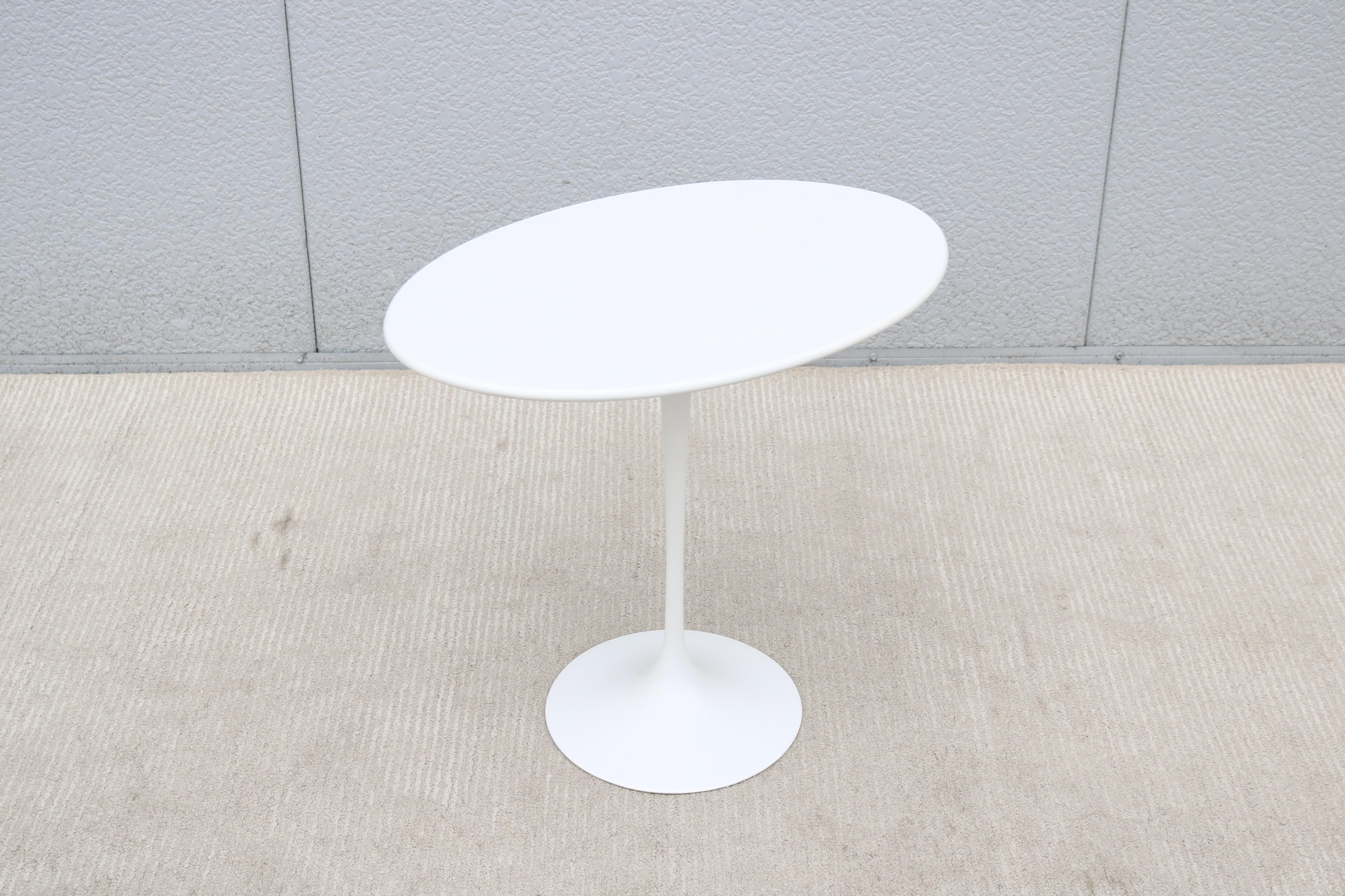 Aluminum Mid-Century Modern Eero Saarinen for Knoll 22.5