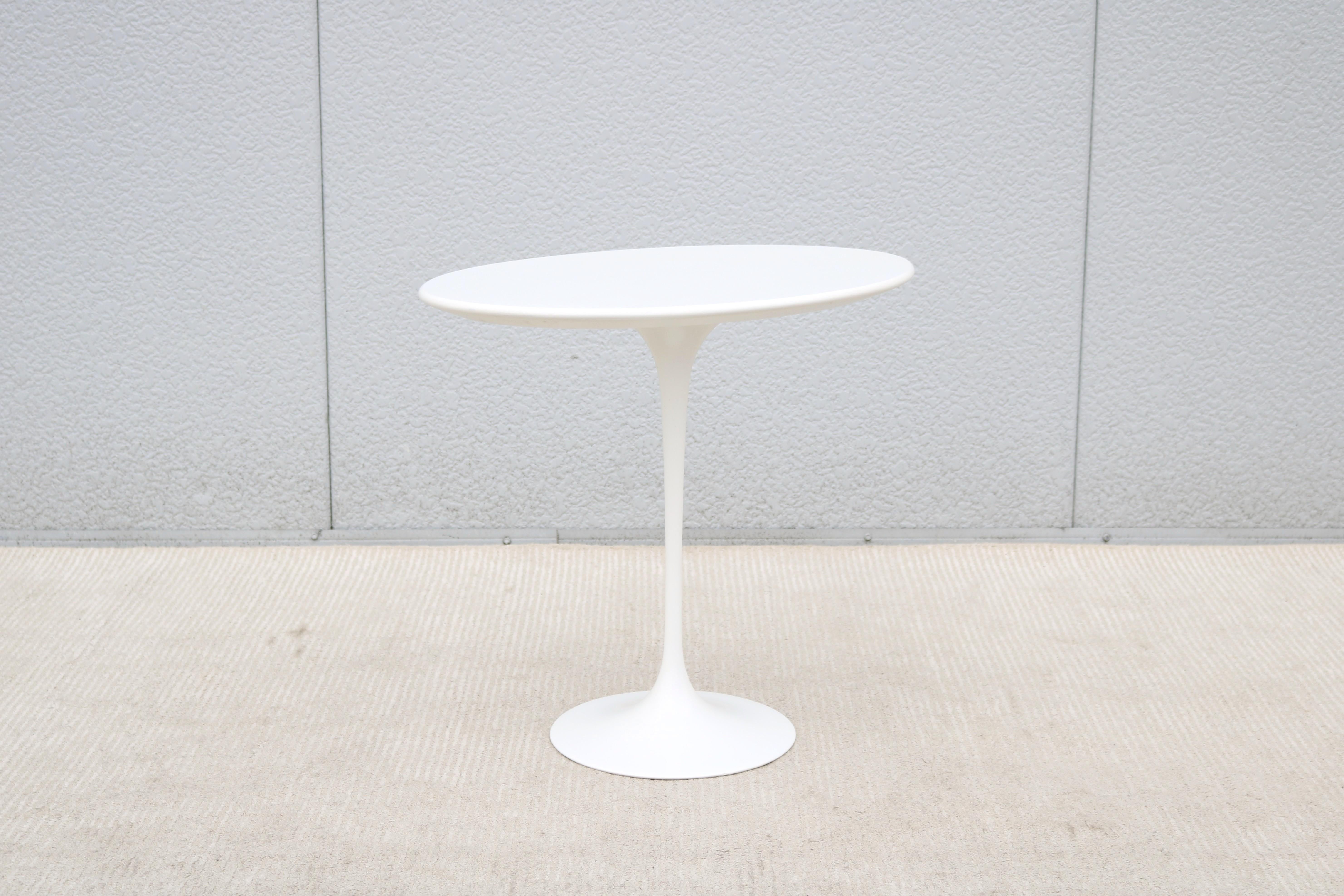 Mid-Century Modern Eero Saarinen for Knoll 22.5