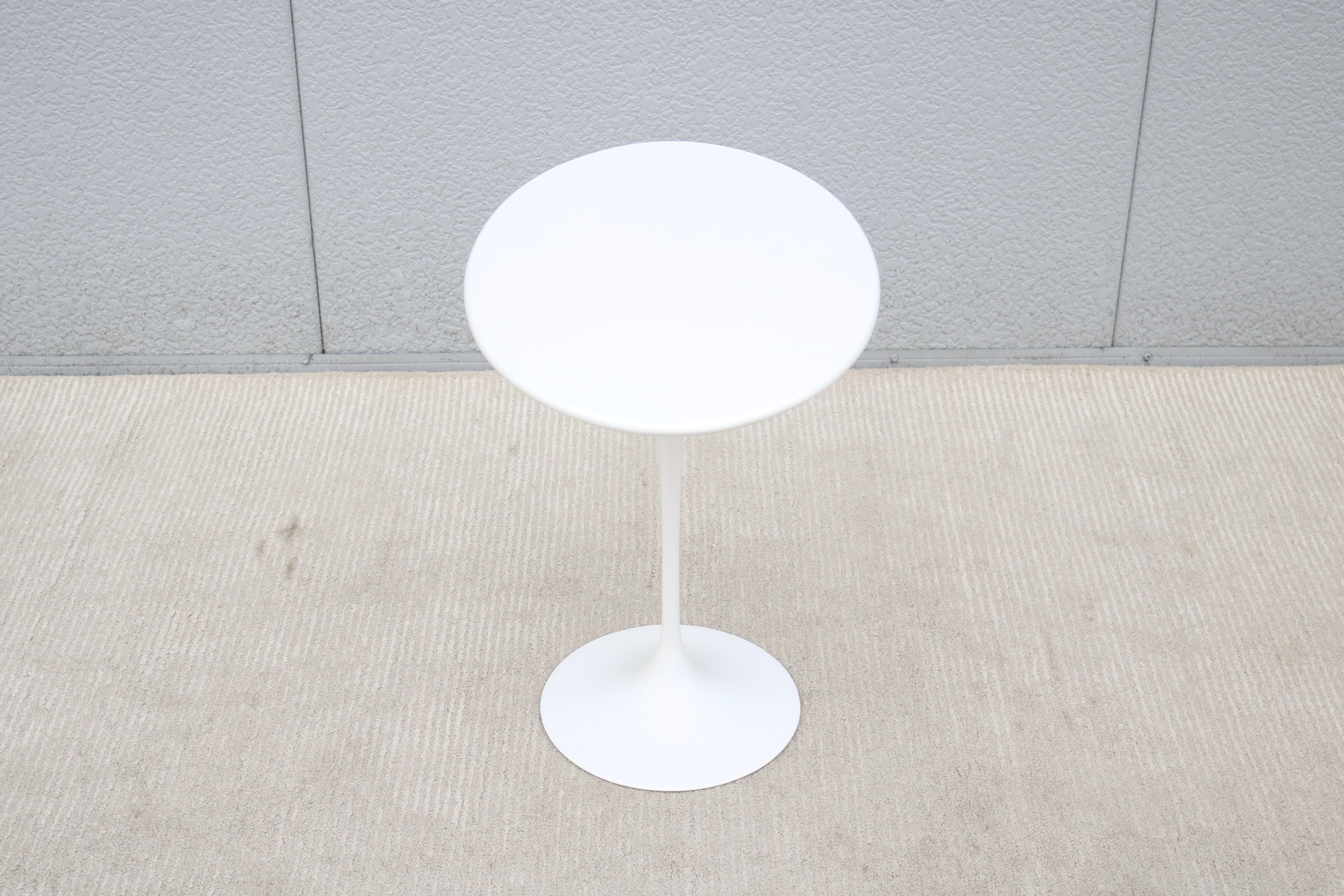 Mid-Century Modern Eero Saarinen for Knoll 22.5