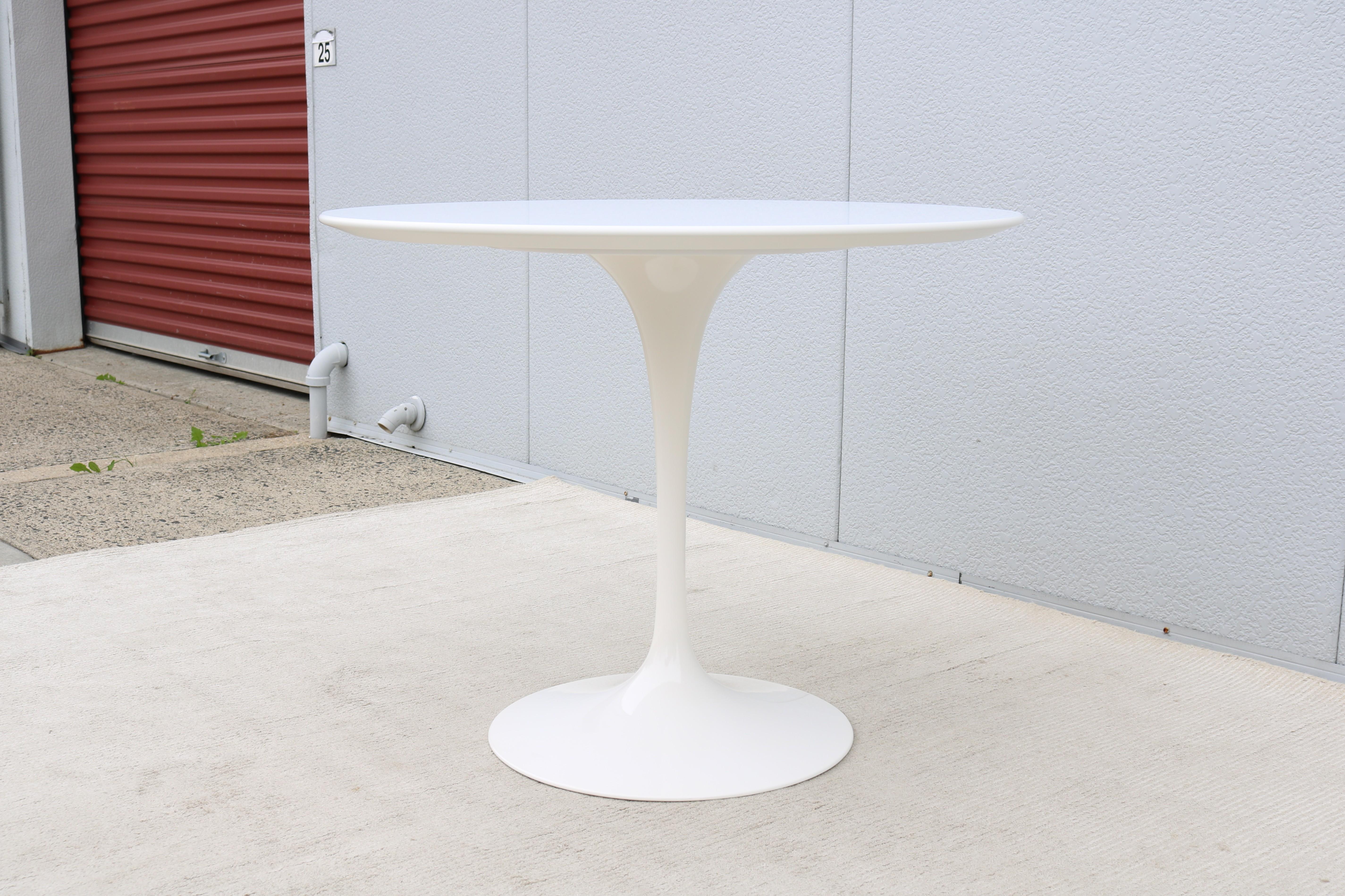 Mid-Century Modern Eero Saarinen for Knoll 36