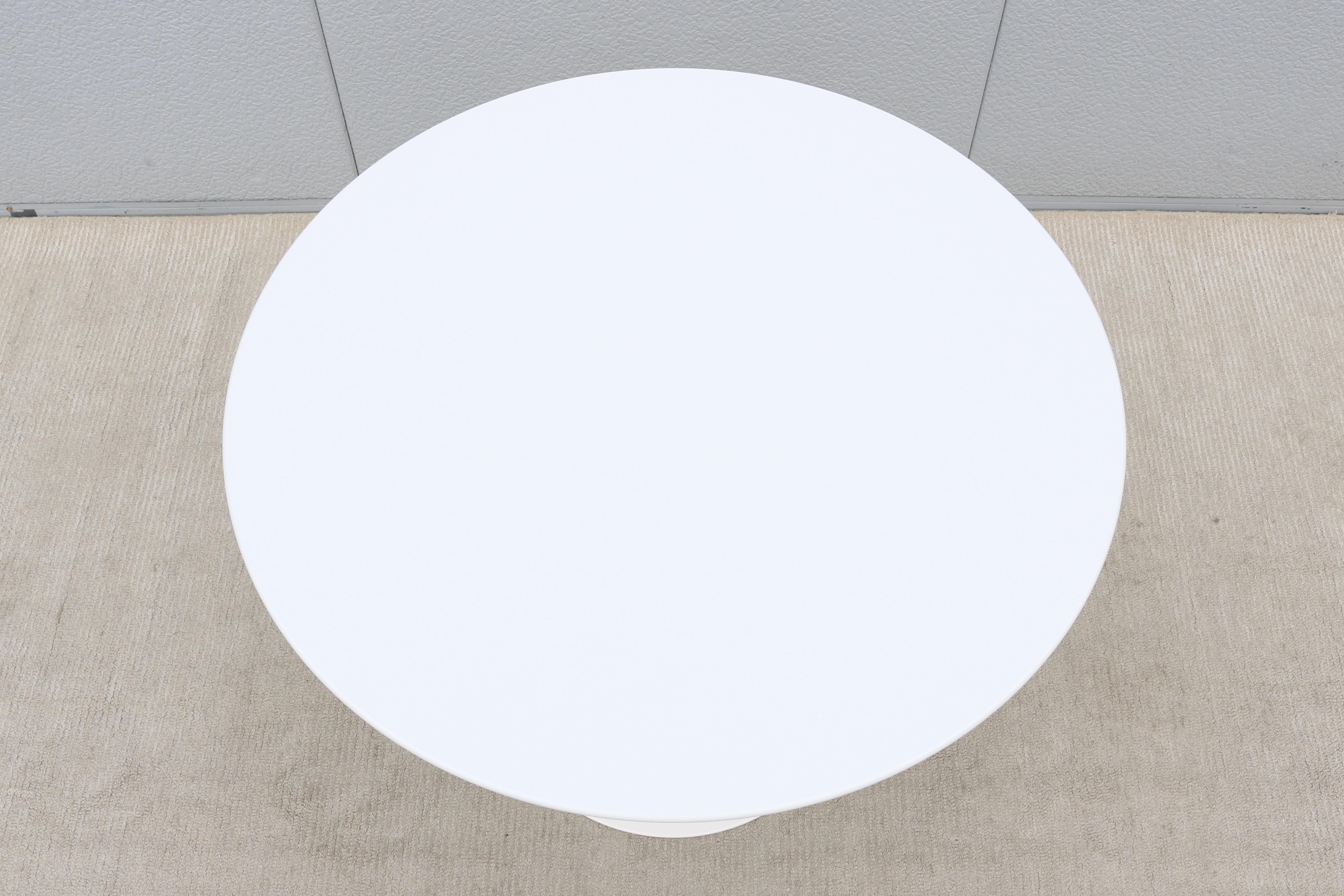 Mid-Century Modern Eero Saarinen for Knoll 36